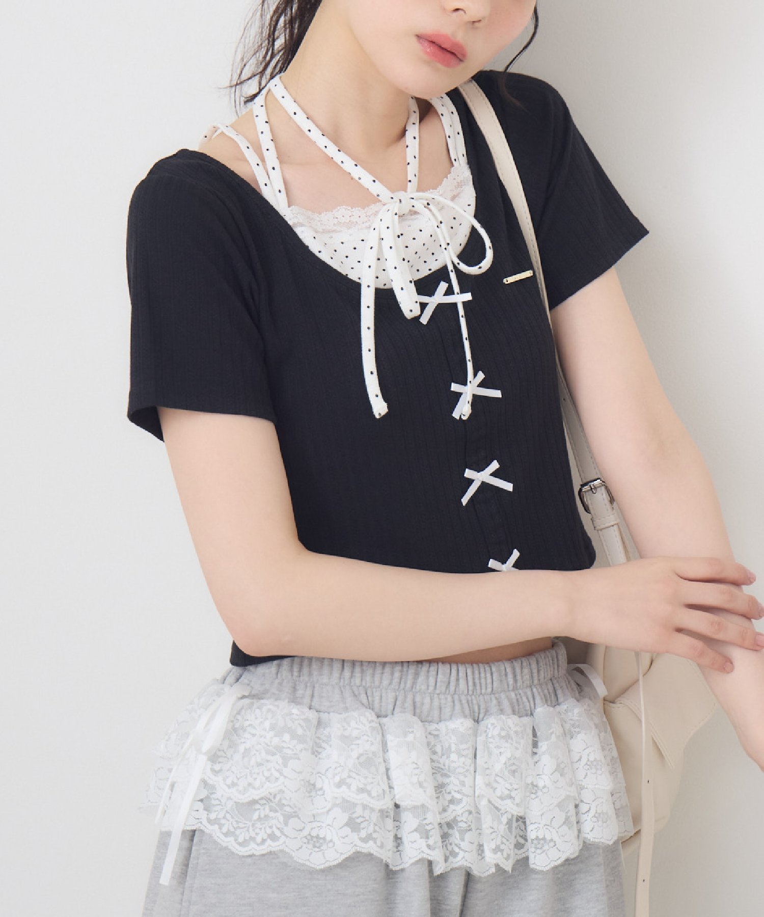 【レトロガール/RETRO GIRL】の前リボンキャミドッキングCT インテリア・キッズ・メンズ・レディースファッション・服の通販 founy(ファニー) 　ファッション　Fashion　レディースファッション　Fashion for Women　アウター　Coat / Outerwear Collection　トップス・カットソー　Cut & Sew Tops　キャミソール&ノースリーブ　Camisoles & Sleeveless Tops　おすすめ　Recommended / Our Picks　インナー　Innerwear　カットソー　Cut and Sewn Top　ガーリー　Girly, Feminine Style　ドッキング　Docking, Mixed Material　ドット　Polka Dot, Dot Pattern　フロント　Front, Front Design　ボトム　Bottoms, Lower Wear　リボン　Ribbon, Bow　レース　Lace, Lace Fabric　ブラック|ID: prp329100004759178 ipo3291000000034435901