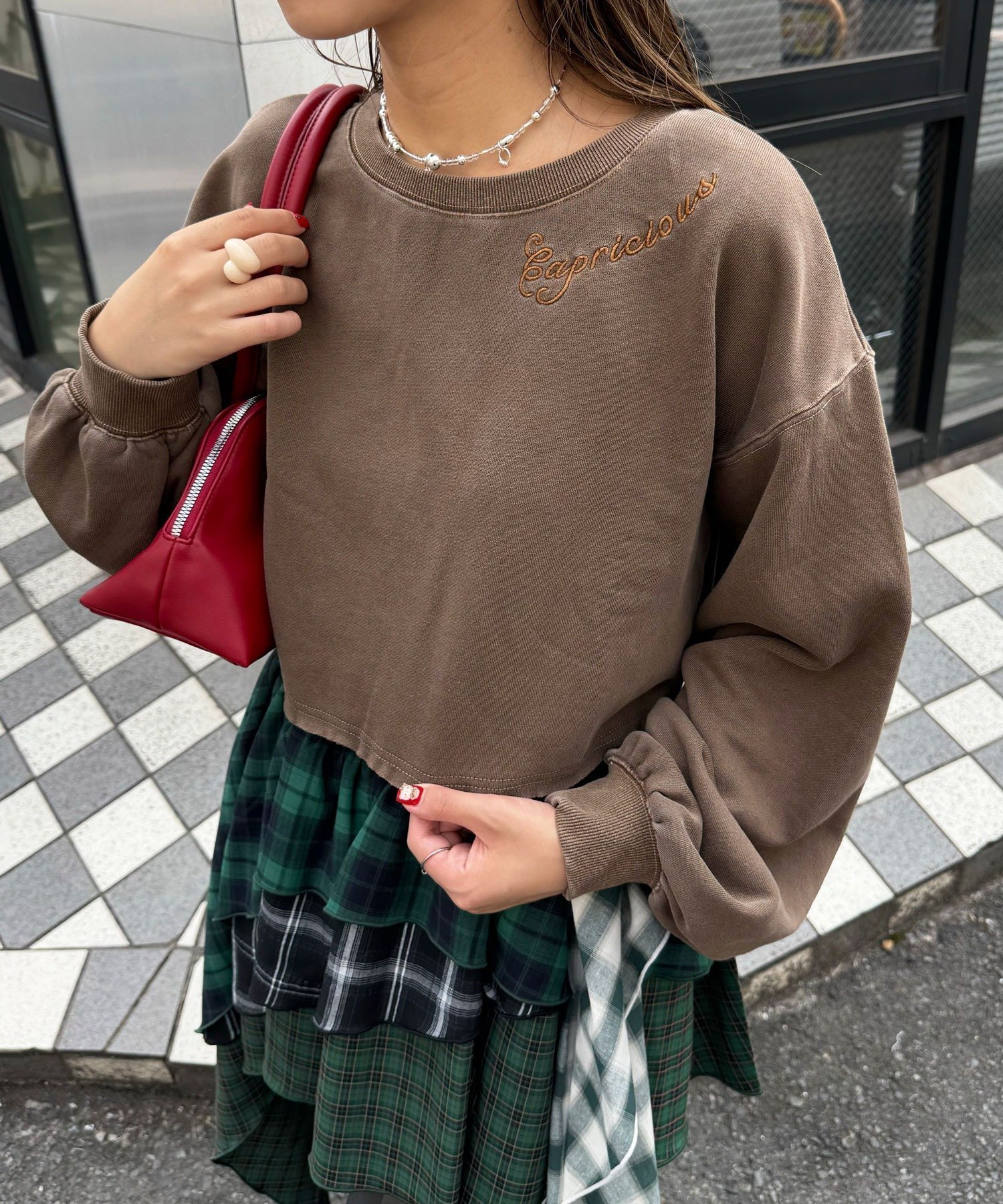 【パルグループ/PAL GROUP】の【Ciaopanic】ネック刺 ピグメントショートスウェット インテリア・キッズ・メンズ・レディースファッション・服の通販 founy(ファニー) 　ファッション　Fashion　レディースファッション　Fashion for Women　トップス・カットソー　Cut & Sew Tops　レディースパーカー・カジュアルフーディー　Casual Hoodies & Sweatshirts　スウェット・クルーネックトップス　Sweatshirts & Crewnecks / Relaxed Fit Sweat Tops　ショート　Short, Short Length　シンプル　Simple, Minimal　スポーティ　Sporty, Casual Athletic　デニム　Denim, Jeans Material　バランス　Balance, Style Balance　ワイド　Wide, Wide Fit　再入荷　Restock / Back in Stock　おすすめ　Recommended / Our Picks　ブラウン|ID: prp329100004759188 ipo3291000000034487625