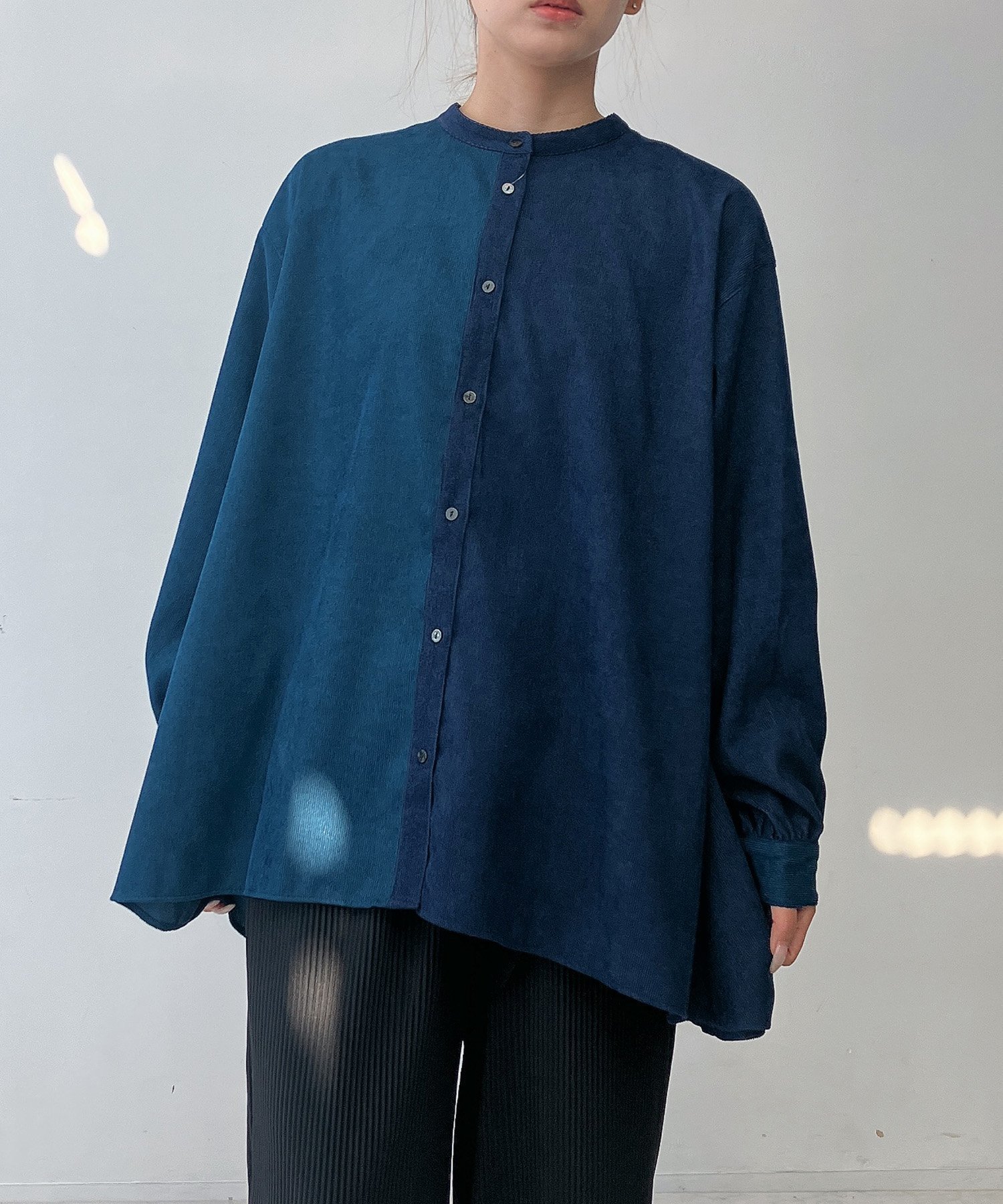 【アズノウアズ プラス/AS KNOW AS plus】の♪『洗濯可』バンドカラー 異素材切り替え アシンメトリー総柄チュニック インテリア・キッズ・メンズ・レディースファッション・服の通販 founy(ファニー) 　ファッション　Fashion　レディースファッション　Fashion for Women　トップス・カットソー　Cut & Sew Tops　アシンメトリー　Asymmetrical Style　シンプル　Simple, Minimal　スラックス　Slacks, Dress Pants　チェック　Check, Plaid, Tartan　チュニック　Tunic, Long Top　デニム　Denim, Jeans Material　プリーツ　Pleats, Pleated　ボトム　Bottoms, Lower Wear　無地　Plain, Solid Color　再入荷　Restock / Back in Stock　インクBLXNV|ID: prp329100004759279 ipo3291000000034436904