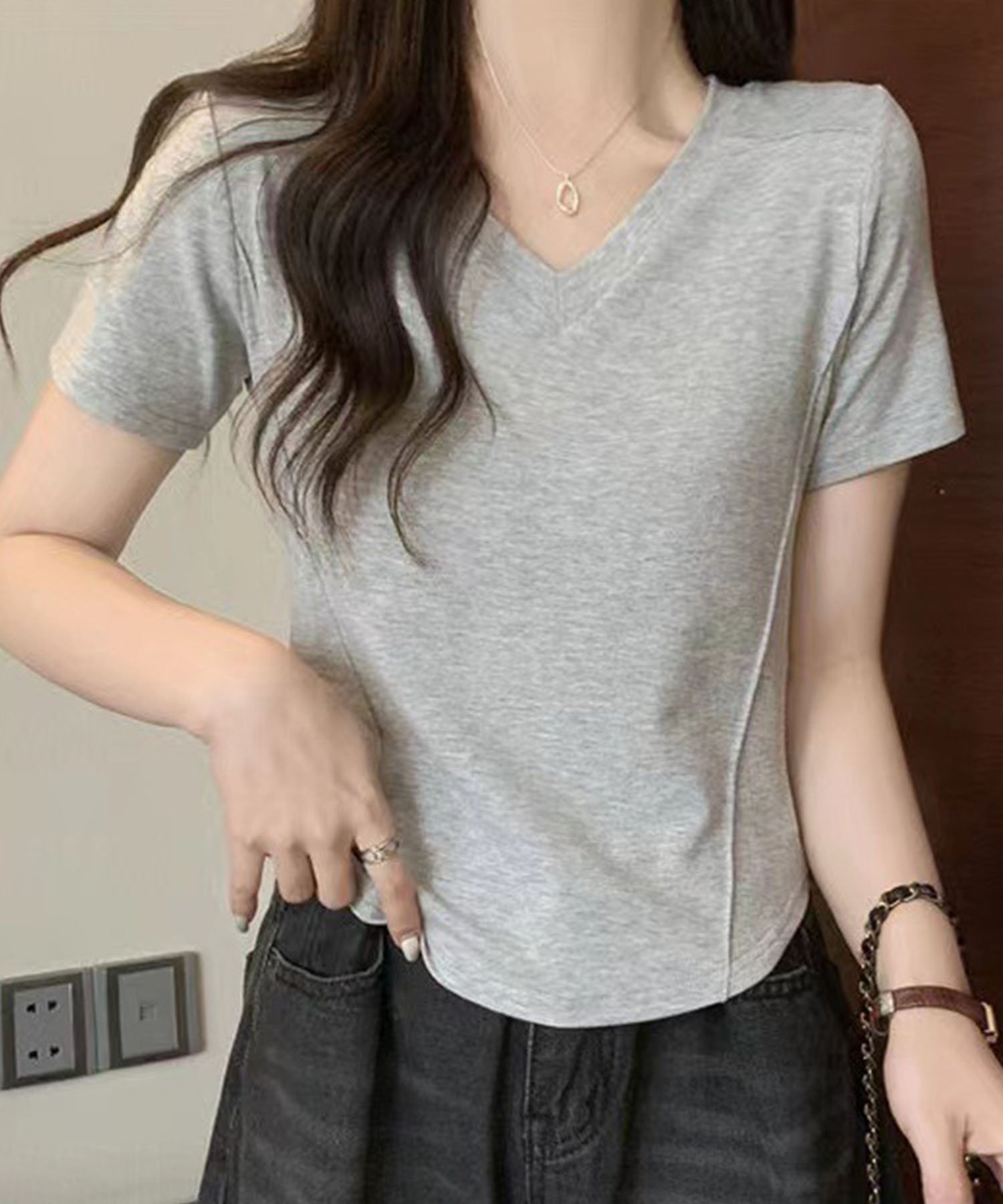 【アミュレット/Amulet】の【Amulet】プレス加工デザインTシャツ インテリア・キッズ・メンズ・レディースファッション・服の通販 founy(ファニー) 　ファッション　Fashion　レディースファッション　Fashion for Women　トップス・カットソー　Cut & Sew Tops　シャツ・ブラウス・オフィスカジュアル　Elegant Blouses & Button-Ups　ロングTシャツ・Tシャツ　Longline T-Shirts & Tees　シンプル　Simple, Minimal　ライトグレー|ID: prp329100004759317 ipo3291000000034437218