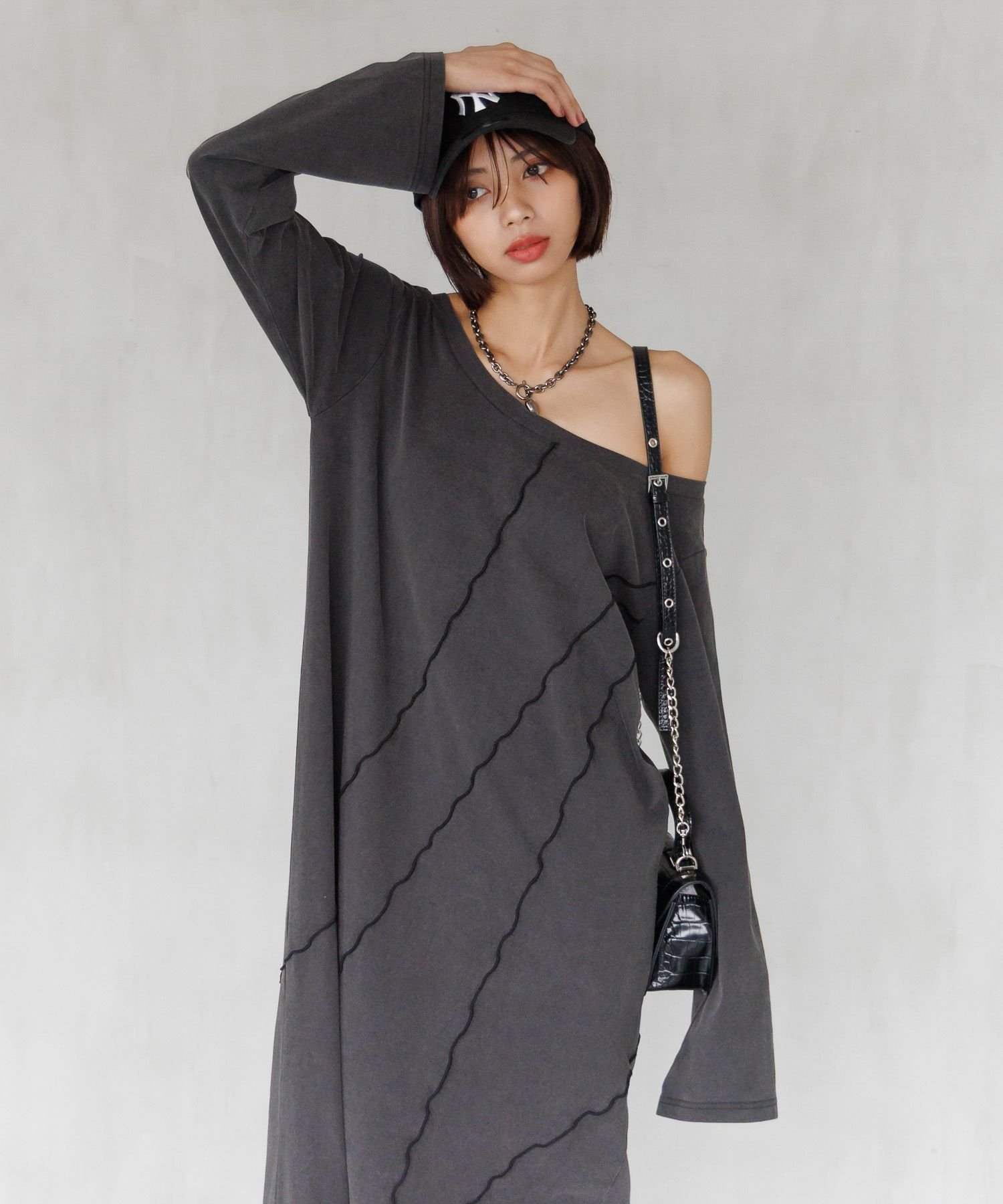 【ページボーイ/PAGEBOY】の【3サイズ展開】サンドヴィンテージキリカエワンピース(長袖)【WEB先行 】 インテリア・キッズ・メンズ・レディースファッション・服の通販 founy(ファニー) 　ファッション　Fashion　レディースファッション　Fashion for Women　ワンピース　Dresses　アシンメトリー　Asymmetrical Style　インナー　Innerwear　キャップ　Cap, Baseball Cap　ジャケット　Jacket, Outerwear　スニーカー　Sneakers, Trainers　ベスト　Vest, Waistcoat　ボトム　Bottoms, Lower Wear　リラックス　Relax, Relaxed Fit　ロング　Long, Long-Length　ヴィンテージ　Vintage Style　夏　Summer　長袖　Long Sleeve, Full Sleeve　チャコール18|ID: prp329100004759364 ipo3291000000034437710