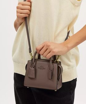 【コーチ/COACH】の【公式】アンドレア ミニ キャリーオール 人気、トレンドファッション・服の通販 founy(ファニー) ファッション Fashion レディースファッション Fashion for Women iPhone アイフォーン iPhone シューズ Shoes, Footwear ジップ Zip, Zipper ポケット Pocket, Pocket Detail ラップ Wrap, Wrap Design 財布 Wallet, Purse |ID:prp329100004759389