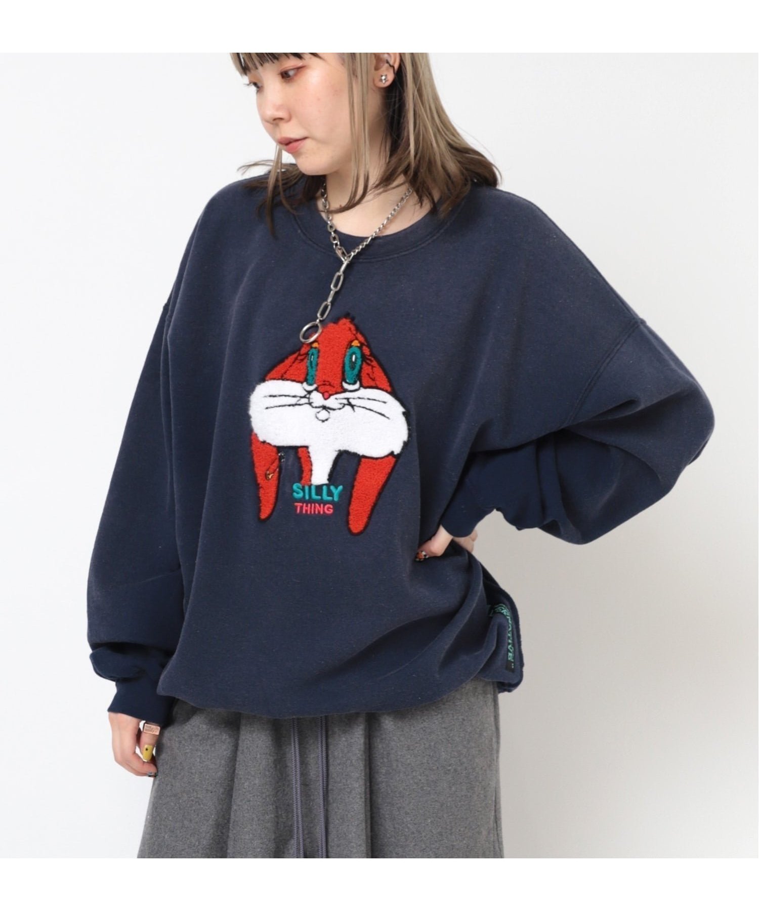 【アールエヌエー/RNA】のM2360 ユーズドエフェクトラビットトレーナー インテリア・キッズ・メンズ・レディースファッション・服の通販 founy(ファニー) 　ファッション　Fashion　レディースファッション　Fashion for Women　スウェット / スエット　Sweatshirt, Sweatwear　フロント　Front, Front Design　モコモコ　Fuzzy, Fluffy　ヴィンテージ　Vintage Style　ネイビー|ID: prp329100004759393 ipo3291000000035049867