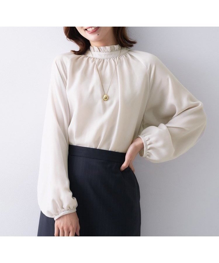 【アンタイトル/UNTITLED】のスタンドフリルネック ブラウス インテリア・キッズ・メンズ・レディースファッション・服の通販 founy(ファニー) 　ファッション　Fashion　レディースファッション　Fashion for Women　トップス・カットソー　Cut & Sew Tops　シャツ・ブラウス・オフィスカジュアル　Elegant Blouses & Button-Ups　おすすめ　Recommended / Our Picks　インナー　Innerwear　エレガント 上品　Elegant　ジャケット　Jacket, Outerwear　スマート　Smart, Elegant　デニム　Denim, Jeans Material　パウダー　Powder, Soft Tone　フェミニン　Feminine, Girly　ワイド　Wide, Wide Fit　A/W・秋冬　Autumn/Winter　グレージュ|ID: prp329100004759395 ipo3291000000034438197