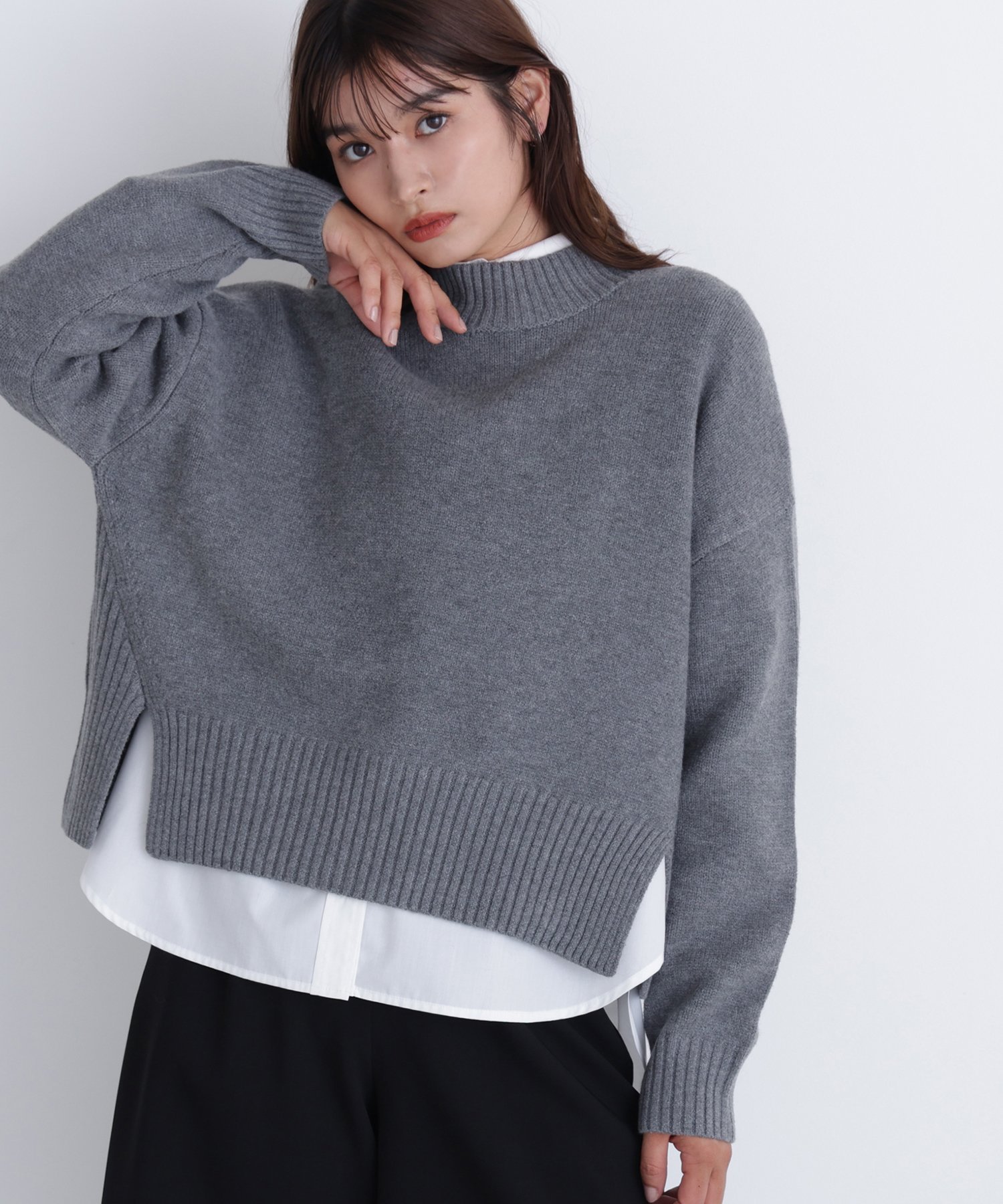 【ナチュラル ビューティー ベーシック/NATURAL BEAUTY BASIC】のサイドスリットハイネックニット インテリア・キッズ・メンズ・レディースファッション・服の通販 founy(ファニー) 　ファッション　Fashion　レディースファッション　Fashion for Women　トップス・カットソー　Cut & Sew Tops　ニット　Knit Tops & Sweaters　ショルダー　Shoulder, Shoulder Strap　シンプル　Simple, Minimal　スリット　Slit, Slit Detail　ドロップ　Drop Shoulder, Dropped Style　フラット　Flat, Flat Shoes　ボトルネック　Bottle Neck, Mock Neck　リラックス　Relax, Relaxed Fit　冬　Winter / This Winter　防寒　Cold Protection, Winter-Ready　チャコール1|ID: prp329100004759460 ipo3291000000034438736