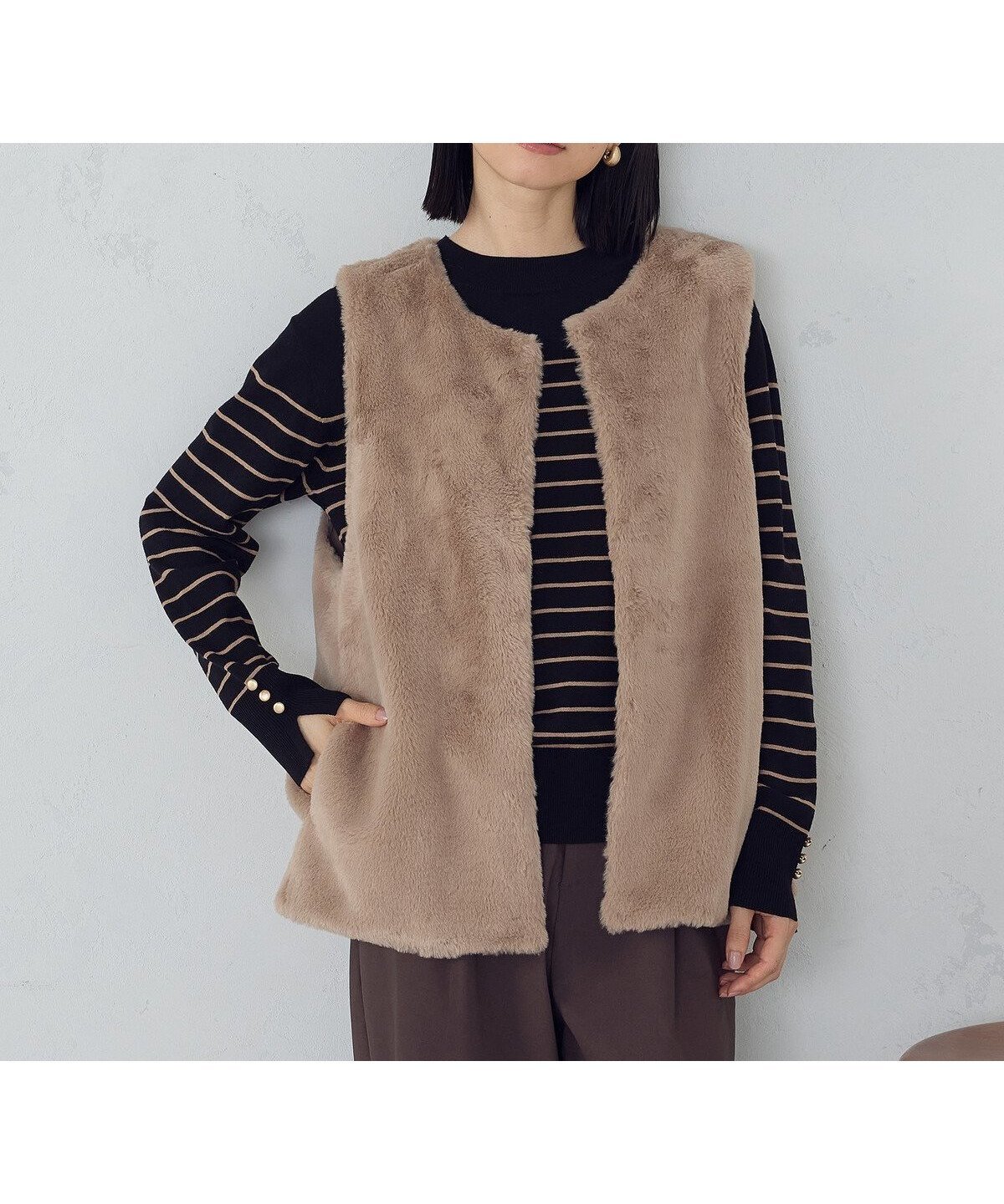 【コムサイズム/COMME CA ISM】のラビット調 ファージレ インテリア・キッズ・メンズ・レディースファッション・服の通販 founy(ファニー) 　ファッション　Fashion　レディースファッション　Fashion for Women　アウター　Coat / Outerwear Collection　トップス・カットソー　Cut & Sew Tops　ベスト&ジレ / 重ね着スタイル　Vests & Gilets　ストレッチ　Stretch, Stretchy Fabric　ポケット　Pocket, Pocket Detail　ラウンド　Round, Round Neck　秋　Autumn　ブラウン|ID: prp329100004759575 ipo3291000000034439657