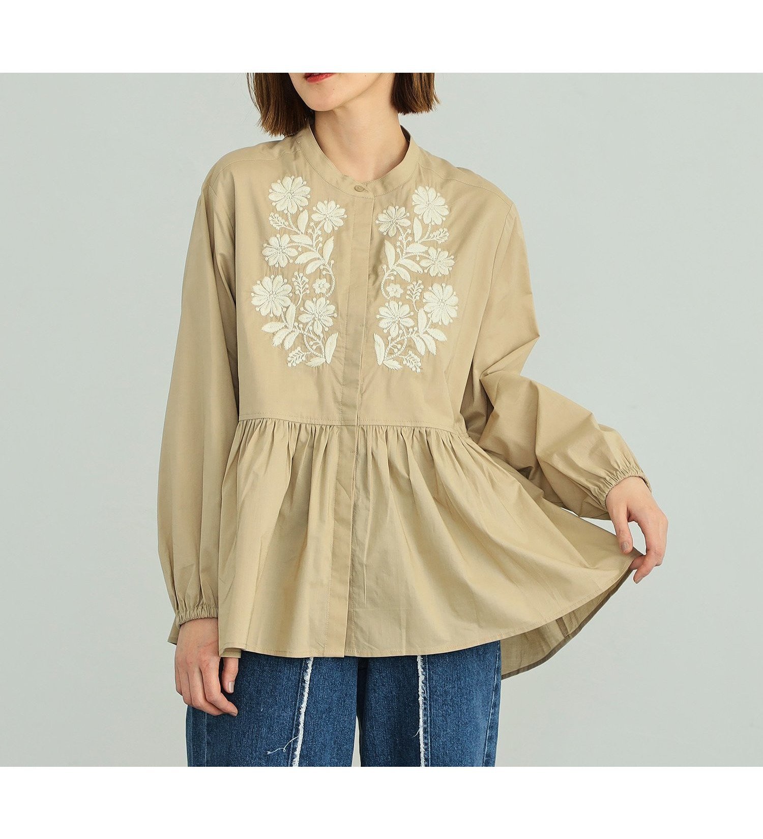 【その他のブランド/Other】の【百貨店・直営店限定】SOMETHING 刺繍長袖チュニック インテリア・キッズ・メンズ・レディースファッション・服の通販 founy(ファニー) 　ファッション　Fashion　レディースファッション　Fashion for Women　トップス・カットソー　Cut & Sew Tops　おすすめ　Recommended / Our Picks　ギャザー　Gathered, Ruffled　スタンド　Stand Collar, Upright Stand　チュニック　Tunic, Long Top　トレンド　Trend, Trending Now　フェミニン　Feminine, Girly　フレア　Flare, Flared　ワイド　Wide, Wide Fit　エレガント 上品　Elegant　長袖　Long Sleeve, Full Sleeve　ベージュ|ID: prp329100004759607 ipo3291000000034439925