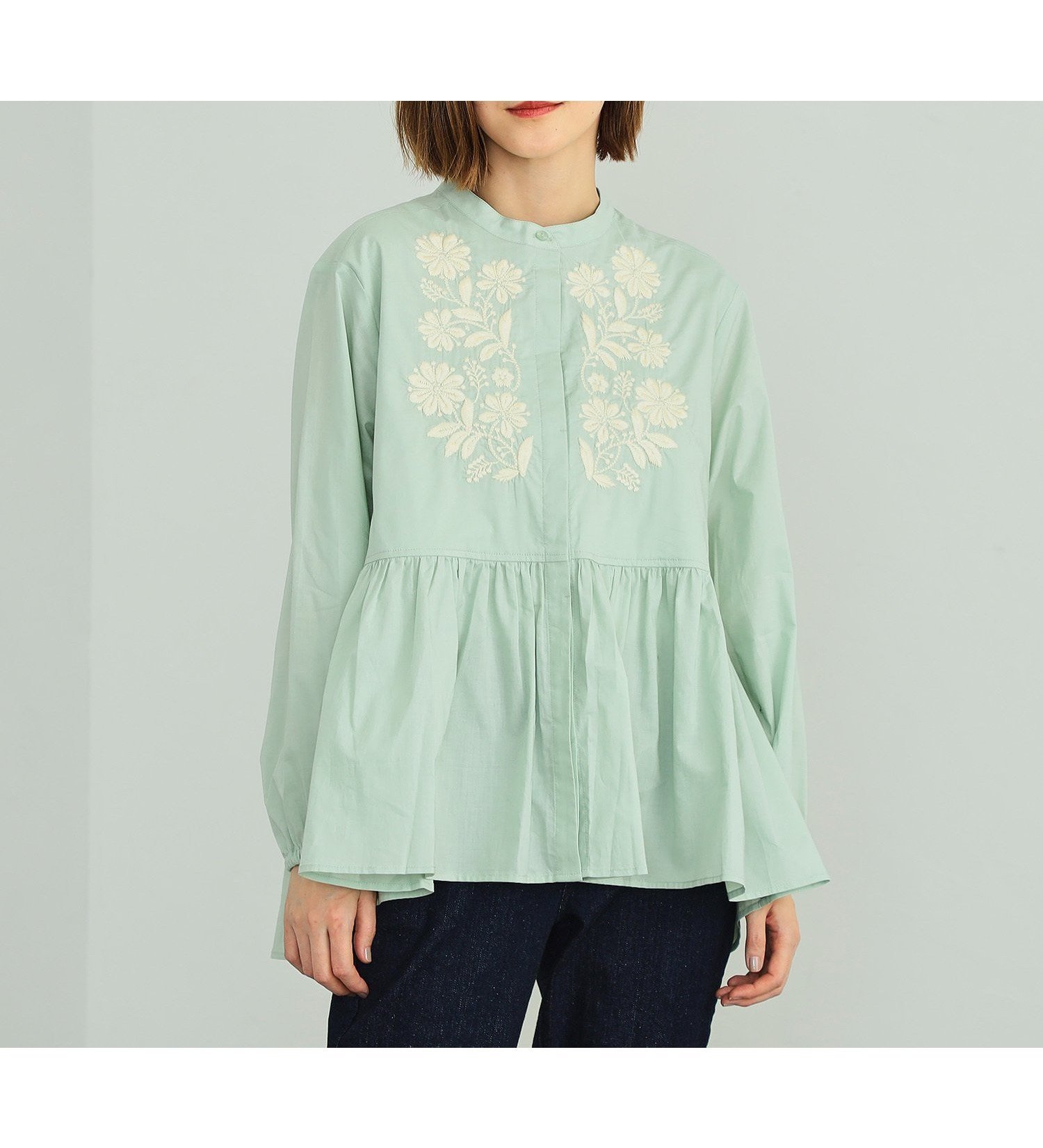 【その他のブランド/Other】の【百貨店・直営店限定】SOMETHING 刺繍長袖チュニック インテリア・キッズ・メンズ・レディースファッション・服の通販 founy(ファニー) 　ファッション　Fashion　レディースファッション　Fashion for Women　トップス・カットソー　Cut & Sew Tops　おすすめ　Recommended / Our Picks　ギャザー　Gathered, Ruffled　スタンド　Stand Collar, Upright Stand　チュニック　Tunic, Long Top　トレンド　Trend, Trending Now　フェミニン　Feminine, Girly　フレア　Flare, Flared　ワイド　Wide, Wide Fit　エレガント 上品　Elegant　長袖　Long Sleeve, Full Sleeve　ミント|ID: prp329100004759607 ipo3291000000034439926