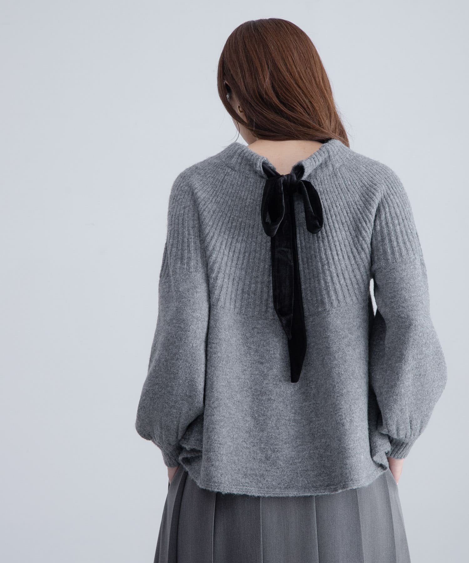 【サニーレーベル/Sonny Label / URBAN RESEARCH】の『WEB限定』バックリボンもちもちニット インテリア・キッズ・メンズ・レディースファッション・服の通販 founy(ファニー) 　ファッション　Fashion　レディースファッション　Fashion for Women　トップス・カットソー　Cut & Sew Tops　ニット　Knit Tops & Sweaters　2025年　2025　2025-2026秋冬・A/W　Autumn/Winter 2025–26 AW25–26　冬　Winter / This Winter　おすすめ　Recommended / Our Picks　シンプル　Simple, Minimal　ダウン　Down, Puffer　デニム　Denim, Jeans Material　フレア　Flare, Flared　ベロア　Velour, Soft Velvet　リボン　Ribbon, Bow　A/W・秋冬　Autumn/Winter　グレー|ID: prp329100004759666 ipo3291000000034894949