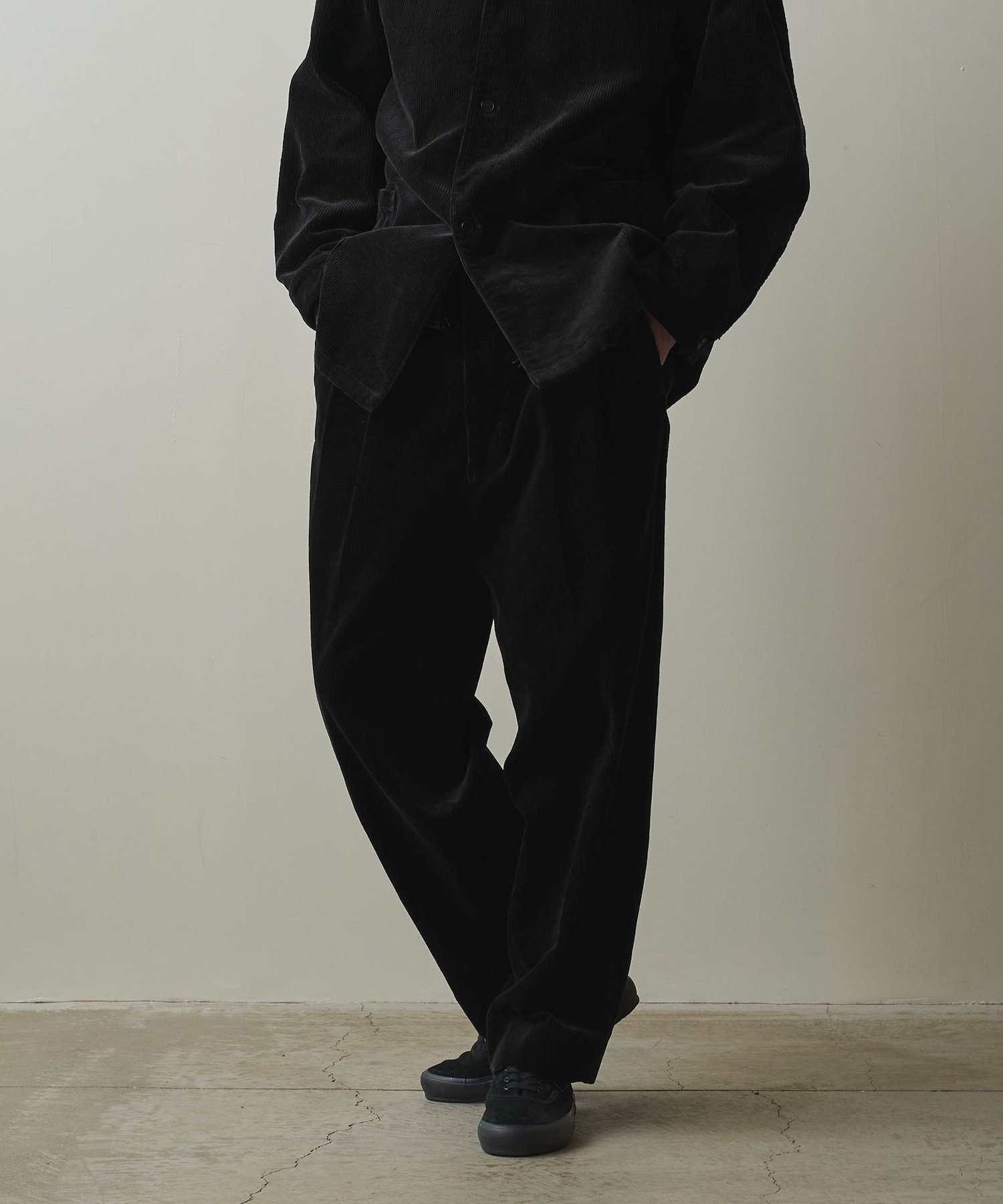 【ユナイテッドアローズ/UNITED ARROWS / MEN】のSteven Alan 8W ヘビーウェイト コーデュロイ ツープリーツ スラックス -BOLD インテリア・キッズ・メンズ・レディースファッション・服の通販 founy(ファニー) 　ファッション　Fashion　メンズファッション　Fashion for Men　コーデュロイ　Corduroy, Cord Fabric　スラックス　Slacks, Dress Pants　セットアップ　Set-Up, Coordinated Outfit　テーパード　Tapered, Tapered Pants　フォルム　Silhouette, Form　アウトレット　Outlet / Clearance　おすすめ　Recommended / Our Picks　エレガント 上品　Elegant　BLACK|ID: prp329100004759785 ipo3291000000034441370