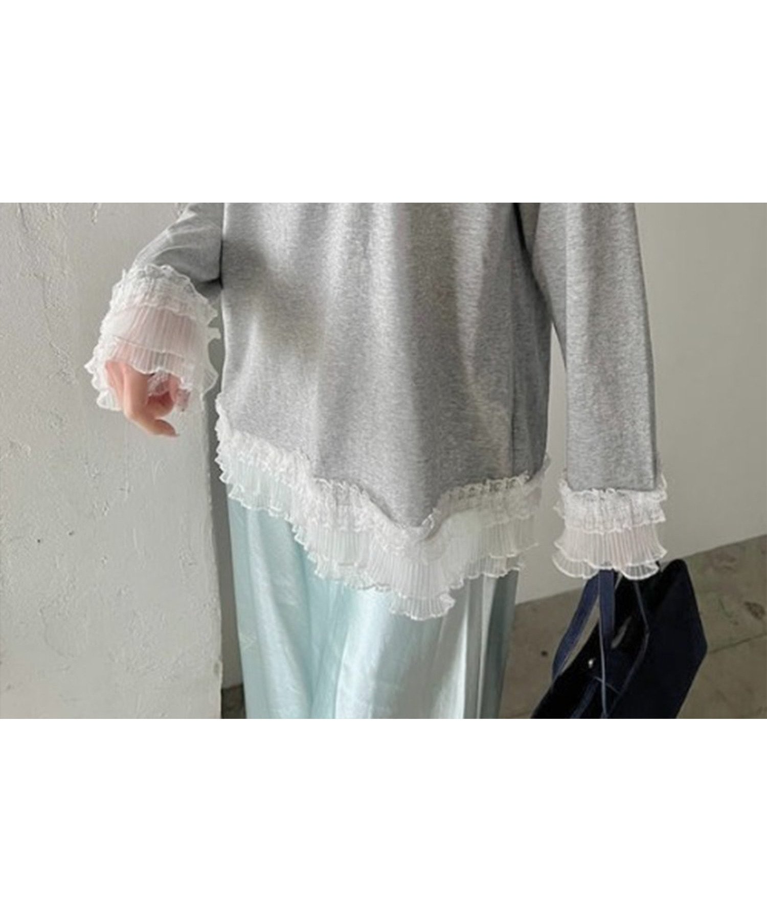 【アウトフィッター ラボ/Outfitter lab】の裾レースルーズトップス 人気、トレンドファッション・服の通販 founy(ファニー) 　ファッション　Fashion　レディースファッション　Fashion for Women　トップス・カットソー　Cut & Sew Tops　ウェーブ　Wavy Pattern　ガーリー　Girly, Feminine Style　シンプル　Simple, Minimal　チュール　Tulip, Tulip Motif　デニム　Denim, Jeans Material　トレンド　Trend, Trending Now　ネックレス　Necklace, Pendant Necklace　長袖　Long Sleeve, Full Sleeve　プリーツ　Pleats, Pleated　ミニスカート　Mini Skirt, Short Skirt　無地　Plain, Solid Color　レース　Lace, Lace Fabric　冬　Winter / This Winter　A/W・秋冬　Autumn/Winter　おすすめ　Recommended / Our Picks　 other-1|ID: prp329100004759840 ipo3291000000034505840