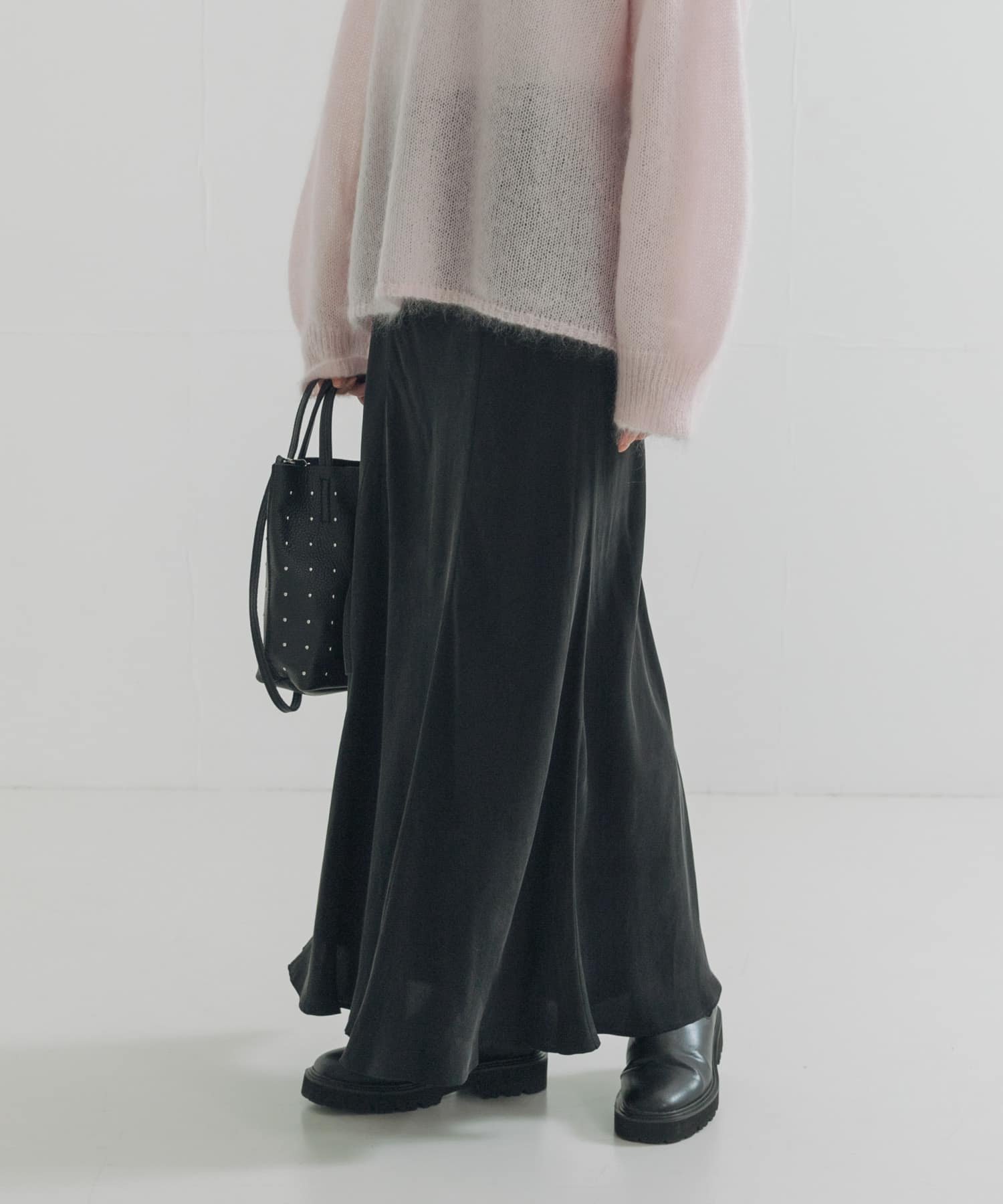 【アーバンリサーチ/URBAN RESEARCH】のキュプラバイアススカート インテリア・キッズ・メンズ・レディースファッション・服の通販 founy(ファニー) 　ファッション　Fashion　レディースファッション　Fashion for Women　スカート　Skirts　2025年　2025　2025-2026秋冬・A/W　Autumn/Winter 2025–26 AW25–26　冬　Winter / This Winter　なめらか　Smooth, Silky Texture　キュプラ　Cupro, Eco Fabric　バイアス　Bias, Diagonal Cut　フレア　Flare, Flared　エレガント 上品　Elegant　定番　Standard, Basic Item　A/W・秋冬　Autumn/Winter　ブラック|ID: prp329100004759994 ipo3291000000034586888