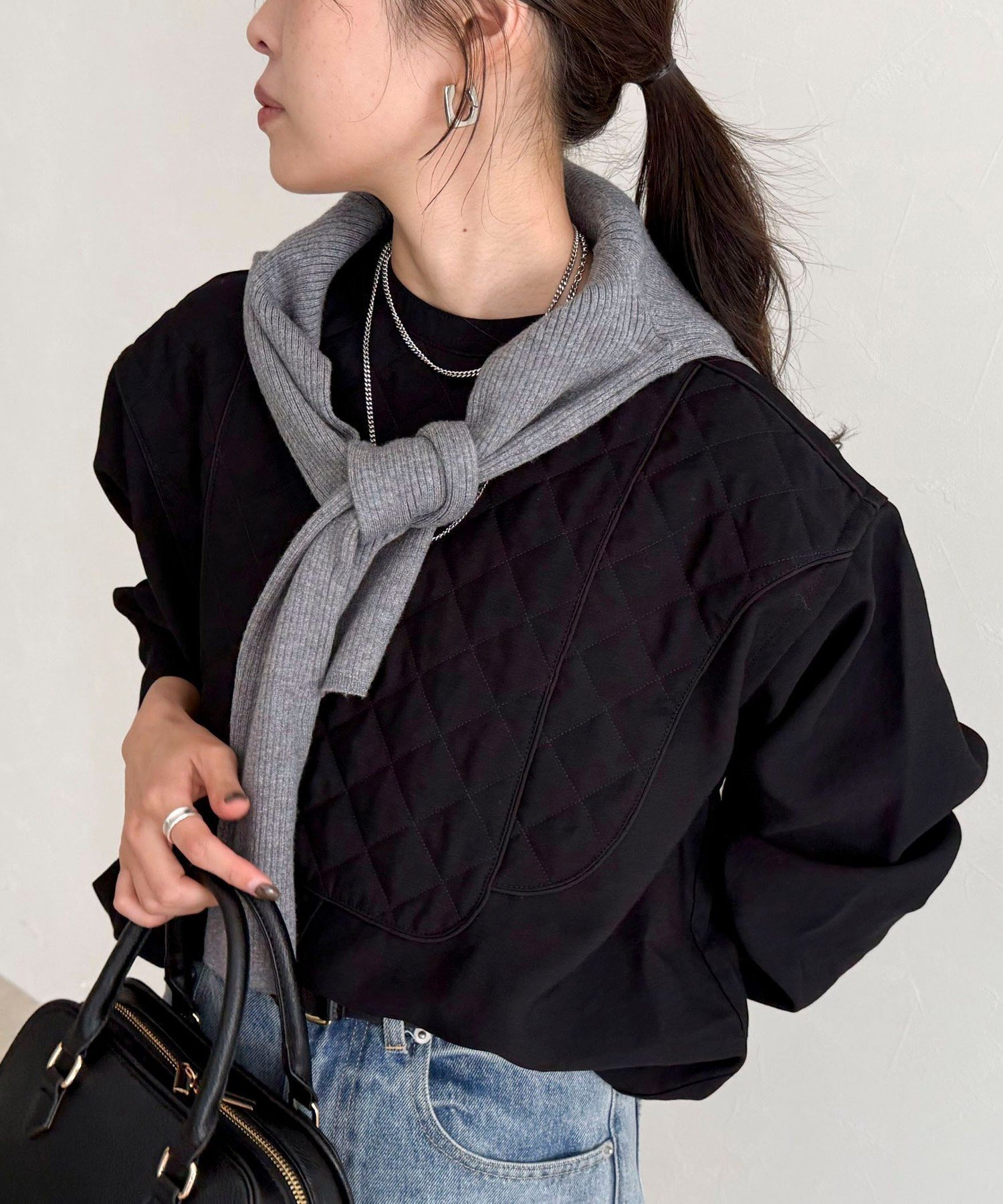 【フレディ&グロスター/FREDY&GLOSTER】のキルティングチュニックブラウス インテリア・キッズ・メンズ・レディースファッション・服の通販 founy(ファニー)  ファッション Fashion レディースファッション Fashion for Women トップス・カットソー Cut & Sew Tops シャツ・ブラウス・オフィスカジュアル Elegant Blouses & Button-Ups 2025年 2025 2025-2026秋冬・A/W Autumn/Winter 2025–26 AW25–26 おすすめ Recommended / Our Picks キルティング Quilted, Quilting チュニック Tunic, Long Top ブラック|ID: prp329100004760181 ipo3291000000034447429