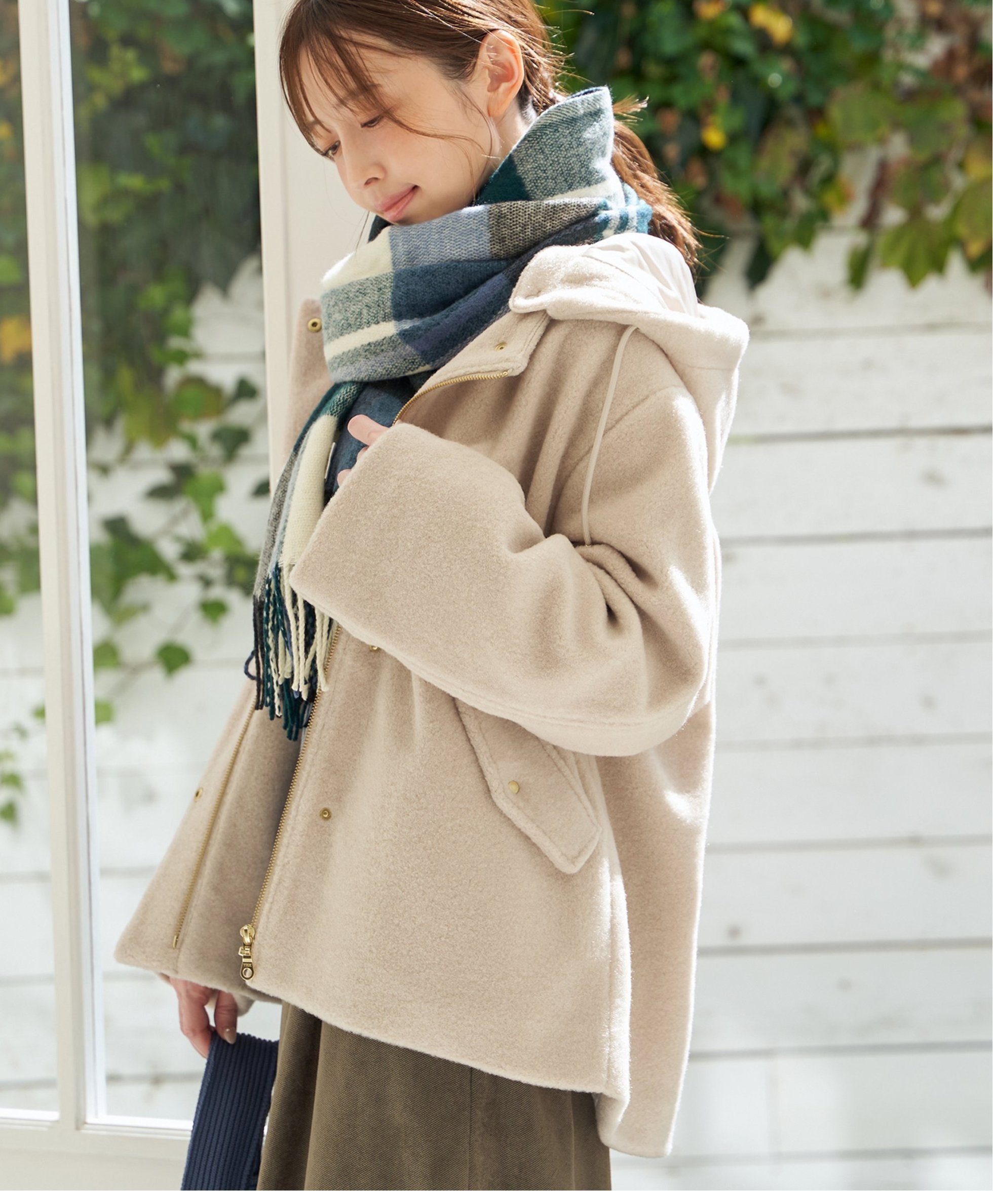 【イッカ/ikka】のブークレー2WAYフードコート インテリア・キッズ・メンズ・レディースファッション・服の通販 founy(ファニー) 　ファッション　Fashion　レディースファッション　Fashion for Women　アウター　Coat / Outerwear Collection　コート・ロングコート・ピーコート　Long Coats, Peacoats & More　ストレッチ　Stretch, Stretchy Fabric　ベーシック　Basic, Essential　ミドル　Middle Length, Mid Height　モコモコ　Fuzzy, Fluffy　今季　This Season, Current Season　アイボリー|ID: prp329100004760520 ipo3291000000034451220