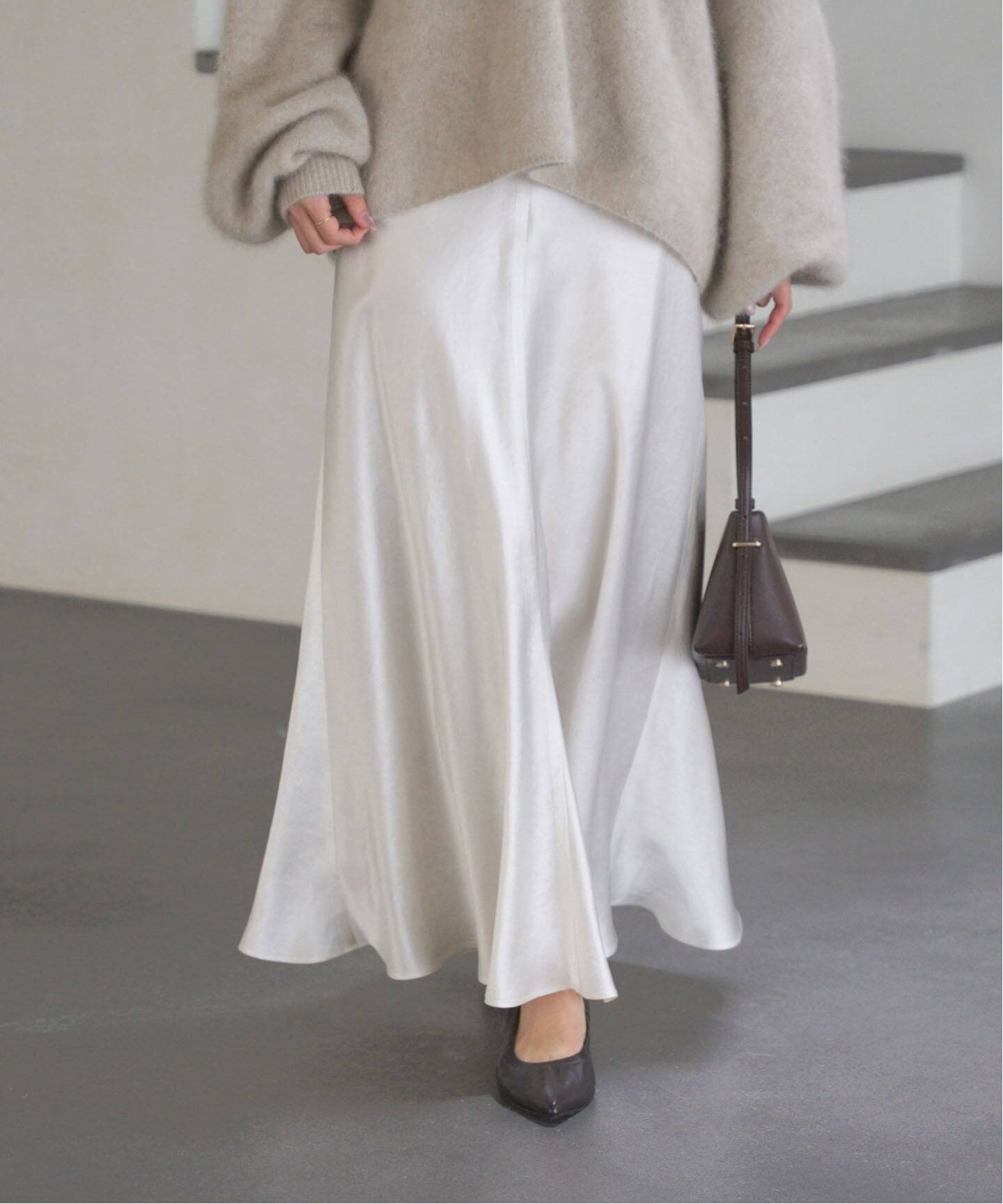 【ノーブル / スピック&スパン/NOBLE / Spick & Span】のバイヤスサテンフレアスカート インテリア・キッズ・メンズ・レディースファッション・服の通販 founy(ファニー) ファッション Fashion レディースファッション Fashion for Women スカート Skirts Aライン・フレアスカート A-Line & Flared Skirts エレガント 上品 Elegant ギャザー Gathered, Ruffled サテン Satin, Glossy Fabric ドレープ Drape, Draping Fabric バイアス Bias, Diagonal Cut フレア Flare, Flared リラックス Relax, Relaxed Fit ホワイト|ID: prp329100004760888 ipo3291000000034577446