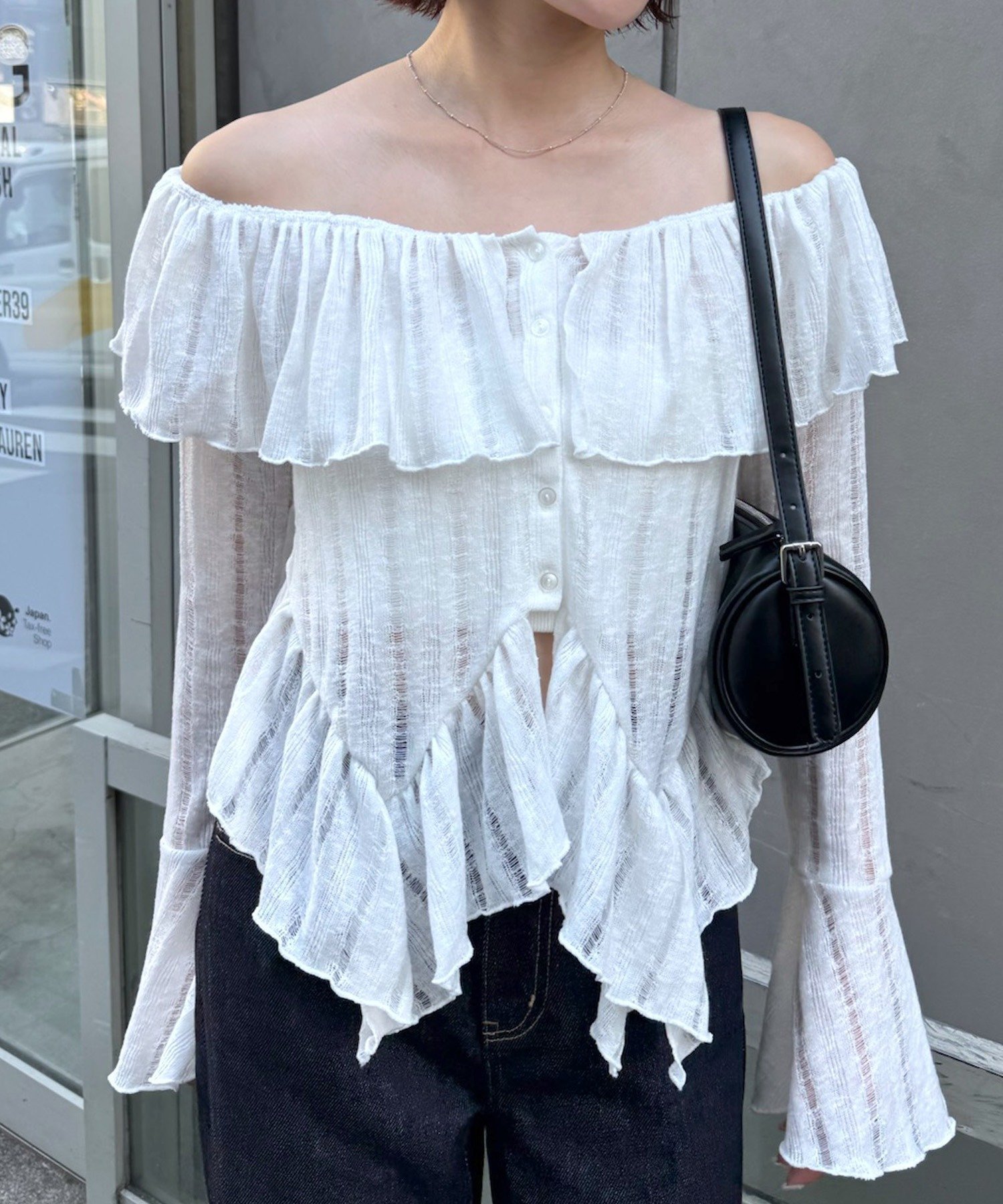 【パルグループ/PAL GROUP】の【mystic】 mline ティアードオフショルブラウス 人気、トレンドファッション・服の通販 founy(ファニー) 　ファッション　Fashion　レディースファッション　Fashion for Women　トップス・カットソー　Cut & Sew Tops　シャツ・ブラウス・オフィスカジュアル　Elegant Blouses & Button-Ups　アシンメトリー　Asymmetrical Style　カッティング　Cutting Detail　ギャザー　Gathered, Ruffled　デコルテ　Décolleté, Neckline　デニム　Denim, Jeans Material　フェミニン　Feminine, Girly　フリル　Frill, Ruffle　再入荷　Restock / Back in Stock　 other-1|ID: prp329100004761033 ipo3291000000034486804