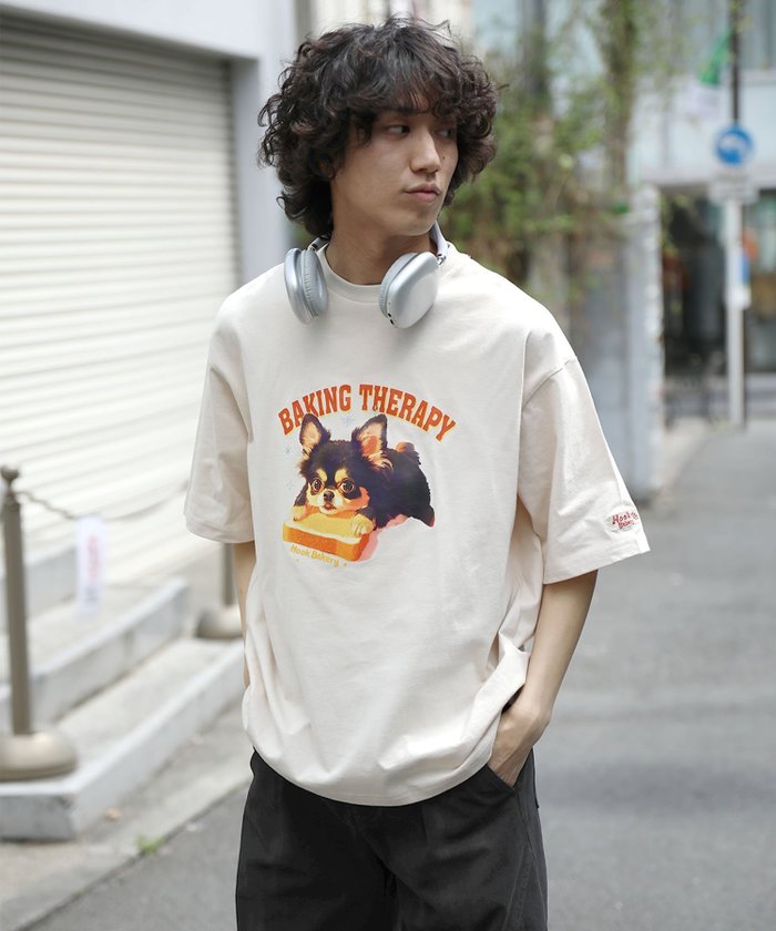 【アイモハ/aimoha】のHOOK -original- 「HOOK BAKERY」シリーズアンティーク動物プリントTEE インテリア・キッズ・メンズ・レディースファッション・服の通販 founy(ファニー) https://founy.com/ ファッション Fashion レディースファッション Fashion for Women おすすめ Recommended / Our Picks アンティーク Antique-Inspired イラスト Illustration カーゴパンツ Cargo Pants, Utility Pants サンダル Sandals, Summer Shoes ショート Short, Short Length スタイリッシュ Stylish, Fashionable スニーカー Sneakers, Trainers デニム Denim, Jeans Material フロント Front, Front Design プリント Print, Printed Pattern リラックス Relax, Relaxed Fit ヴィンテージ Vintage Style 犬 Dog 猫 Cat, Kitty |ID: prp329100004761145 ipo3291000000034456311