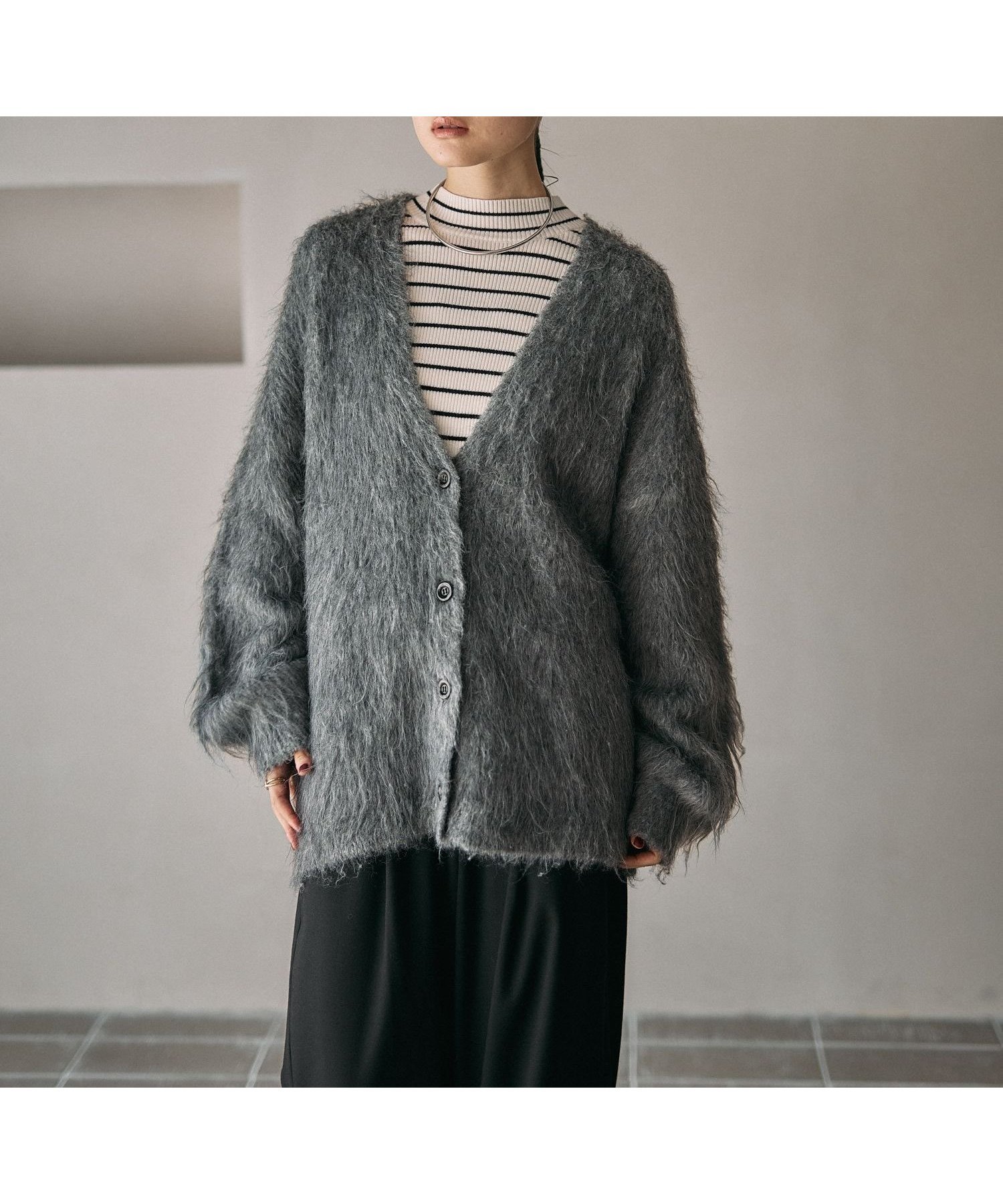 【レプシィム ローリーズファーム/LEPSIM LOWRYS FARM】の5ゲージシャギーVカーディガン インテリア・キッズ・メンズ・レディースファッション・服の通販 founy(ファニー) ファッション Fashion レディースファッション Fashion for Women トップス・カットソー Cut & Sew Tops カーディガン・羽織り Layered Style Cardigans おすすめ Recommended / Our Picks カーディガン Cardigan, Knitwear スタイリッシュ Stylish, Fashionable フェミニン Feminine, Girly ボトム Bottoms, Lower Wear ルーズ Loose, Oversized ロング Long, Long-Length エレガント 上品 Elegant グレー15|ID: prp329100004761318 ipo3291000000034592804