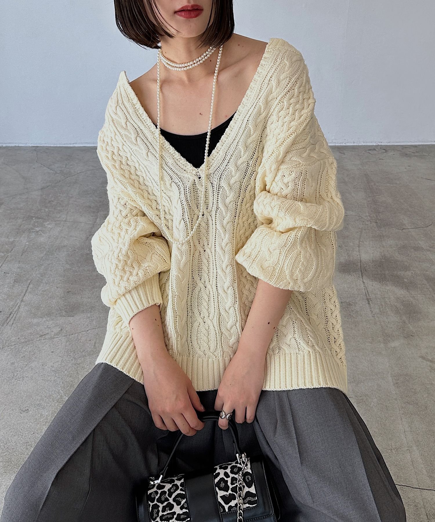 【ページボーイ/PAGEBOY】のケーブルVネックプルオーバー インテリア・キッズ・メンズ・レディースファッション・服の通販 founy(ファニー) 　ファッション　Fashion　レディースファッション　Fashion for Women　トップス・カットソー　Cut & Sew Tops　カジュアルプルオーバー・ニットトップス　Pullovers & Knit Tops / Casual Pullovers　Vネックトップス　V-Neck Tops / V-Cut Neckline Shirts　おすすめ　Recommended / Our Picks　インナー　Innerwear　スクエア　Square, Square Shape　トレンド　Trend, Trending Now　定番　Standard, Basic Item　オフホワイト05|ID: prp329100004761344 ipo3291000000034497552