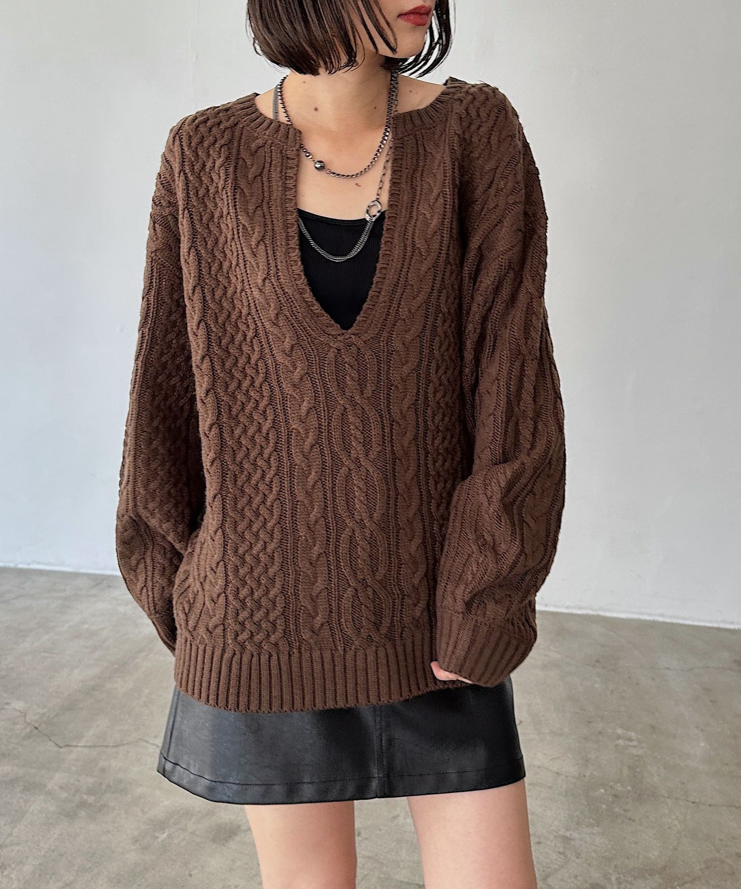 【ページボーイ/PAGEBOY】のケーブルVネックプルオーバー インテリア・キッズ・メンズ・レディースファッション・服の通販 founy(ファニー) 　ファッション　Fashion　レディースファッション　Fashion for Women　トップス・カットソー　Cut & Sew Tops　カジュアルプルオーバー・ニットトップス　Pullovers & Knit Tops / Casual Pullovers　Vネックトップス　V-Neck Tops / V-Cut Neckline Shirts　おすすめ　Recommended / Our Picks　インナー　Innerwear　スクエア　Square, Square Shape　トレンド　Trend, Trending Now　定番　Standard, Basic Item　ブラウン58|ID: prp329100004761344 ipo3291000000034497558