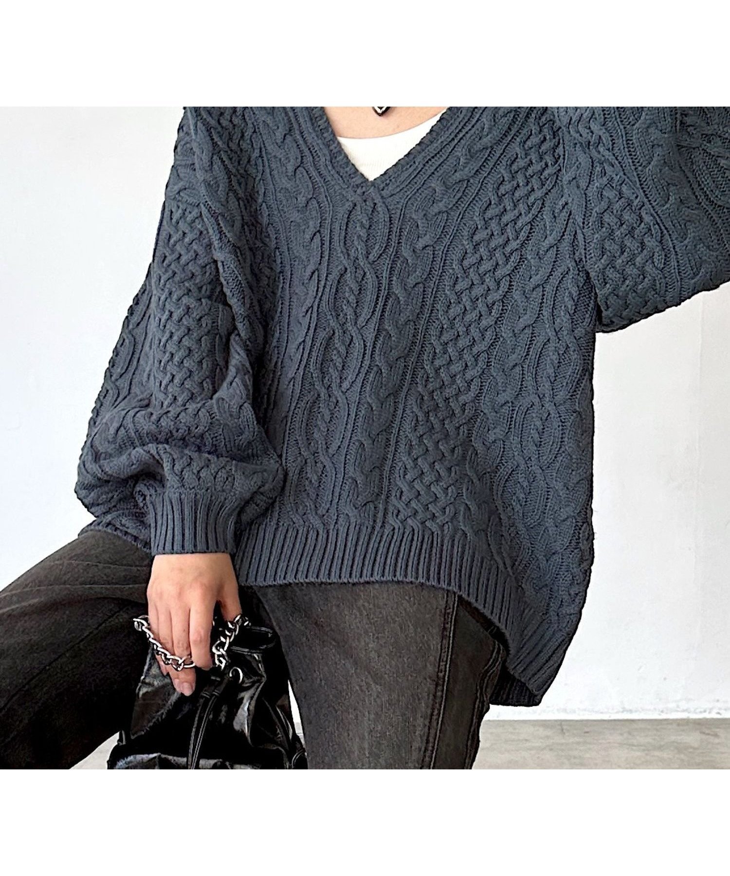 【ページボーイ/PAGEBOY】のケーブルVネックプルオーバー インテリア・キッズ・メンズ・レディースファッション・服の通販 founy(ファニー) 　ファッション　Fashion　レディースファッション　Fashion for Women　トップス・カットソー　Cut & Sew Tops　カジュアルプルオーバー・ニットトップス　Pullovers & Knit Tops / Casual Pullovers　Vネックトップス　V-Neck Tops / V-Cut Neckline Shirts　おすすめ　Recommended / Our Picks　インナー　Innerwear　スクエア　Square, Square Shape　トレンド　Trend, Trending Now　定番　Standard, Basic Item　ブルー84|ID: prp329100004761344 ipo3291000000034497561