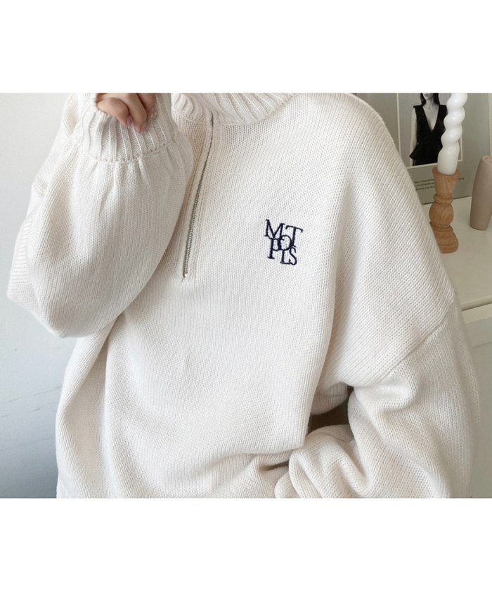 【モーメントプラス/moment+ / MEN】のハーフジップワンポイント刺繍入りニットプルオーバー インテリア・キッズ・メンズ・レディースファッション・服の通販 founy(ファニー) https://founy.com/ ファッション Fashion メンズファッション Fashion for Men トップス・カットソー Cut & Sew Tops ニット・セーター / 定番トップス Knit Tops & Sweaters インナー Innerwear シルバー Silver, Metallic Silver シンプル Simple, Minimal ジップ Zip, Zipper ストレート Straight, Straight Cut スリーブ Sleeve, Long Sleeve / Short Sleeve センター Center, Center Line デニム Denim, Jeans Material トレンド Trend, Trending Now フロント Front, Front Design ベーシック Basic, Essential ボトム Bottoms, Lower Wear マーメイド Mermaid, Fishtail Silhouette ワンポイント One Point, Statement Accent 再入荷 Restock / Back in Stock プチプライス・低価格 Affordable / Budget Price |ID: prp329100004761354 ipo3291000000034610530