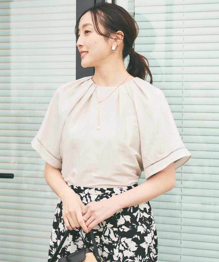 【アンタイトル/UNTITLED】の【セットアップ可能】リネン混 タックブラウス インテリア・キッズ・メンズ・レディースファッション・服の通販 founy(ファニー) 　ファッション　Fashion　レディースファッション　Fashion for Women　トップス・カットソー　Cut & Sew Tops　シャツ・ブラウス・オフィスカジュアル　Elegant Blouses & Button-Ups　シアー　Sheer, See-Through　スマート　Smart, Elegant　スリーブ　Sleeve, Long Sleeve / Short Sleeve　セットアップ　Set-Up, Coordinated Outfit　トレンド　Trend, Trending Now　フェミニン　Feminine, Girly　フレア　Flare, Flared　ボトム　Bottoms, Lower Wear　ミックス　Mix, Mixed Style　リネン　Linen, Linen Fabric　レース　Lace, Lace Fabric　おすすめ　Recommended / Our Picks　ライトベージュ|ID: prp329100004761396 ipo3291000000034458794