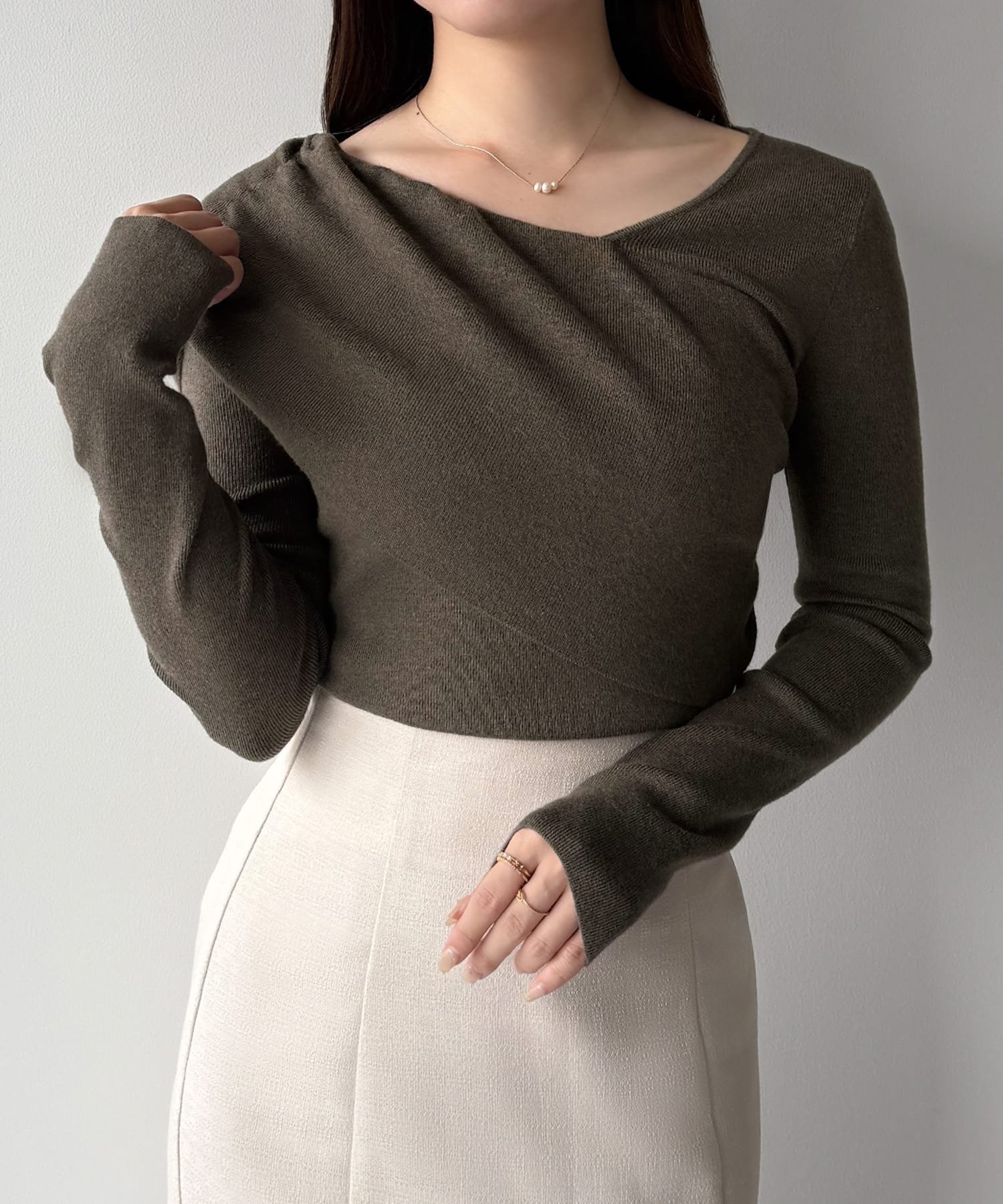 【ジュノア/JUNOAH】のmipiarl アシンメトリークロスニットトップス インテリア・キッズ・メンズ・レディースファッション・服の通販 founy(ファニー) ファッション Fashion レディースファッション Fashion for Women トップス・カットソー Cut & Sew Tops ニット Knit Tops & Sweaters モカ|ID: prp329100004761466 ipo3291000000034459724