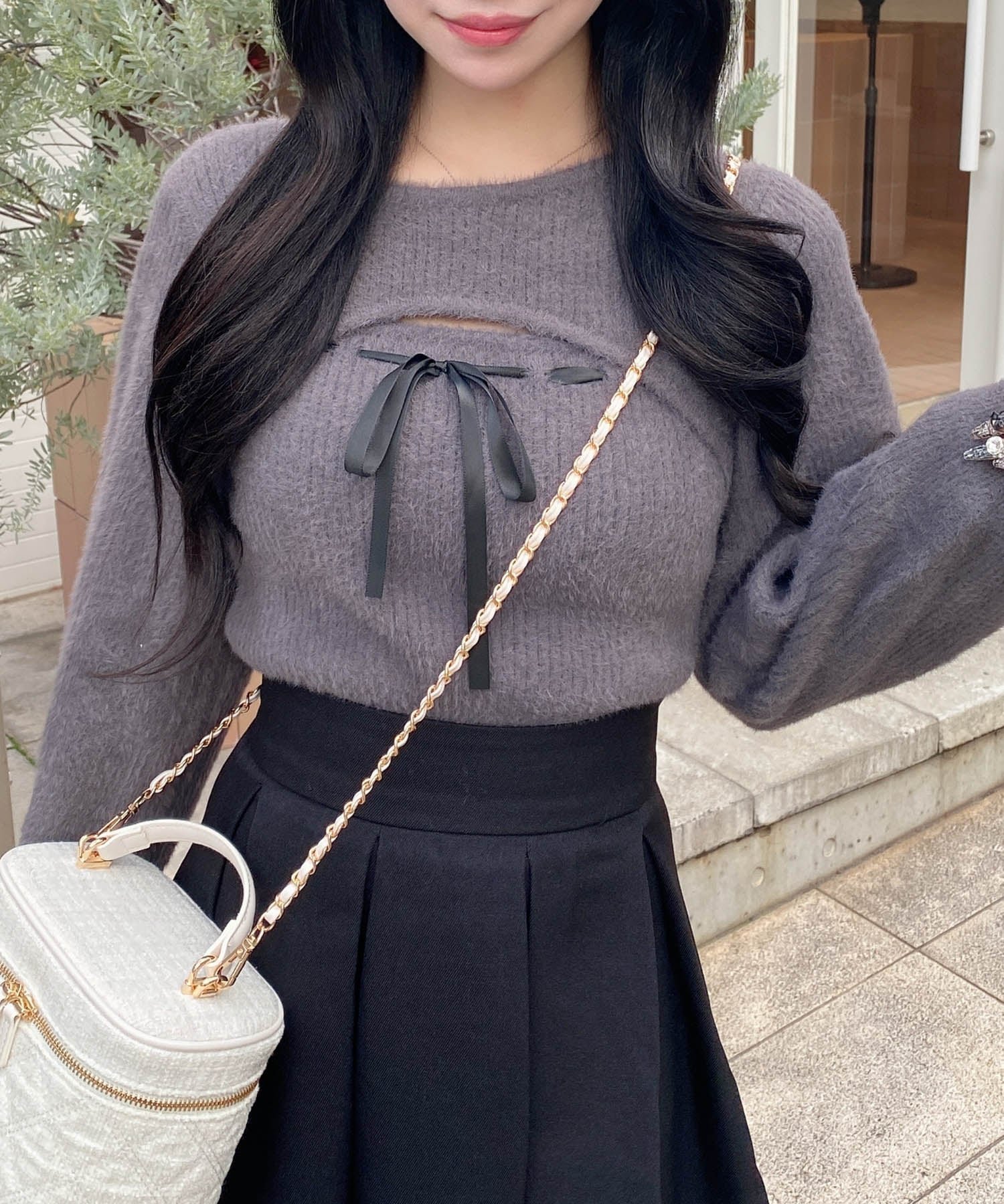 【イング/INGNI】の12Gフェザーリブ デコルテオープンリボンニット インテリア・キッズ・メンズ・レディースファッション・服の通販 founy(ファニー) ファッション Fashion レディースファッション Fashion for Women トップス・カットソー Cut & Sew Tops ニット Knit Tops & Sweaters ガーリー Girly, Feminine Style ショート Short, Short Length セーター Sweater, Knitwear デコルテ Décolleté, Neckline なめらか Smooth, Silky Texture ビッグ Big, Oversized フェザー Feather, Feather Detail フェミニン Feminine, Girly ミニスカート Mini Skirt, Short Skirt リボン Ribbon, Bow ロング Long, Long-Length 冬 Winter / This Winter おすすめ Recommended / Our Picks チャコールグレー|ID: prp329100004762193 ipo3291000000034907664