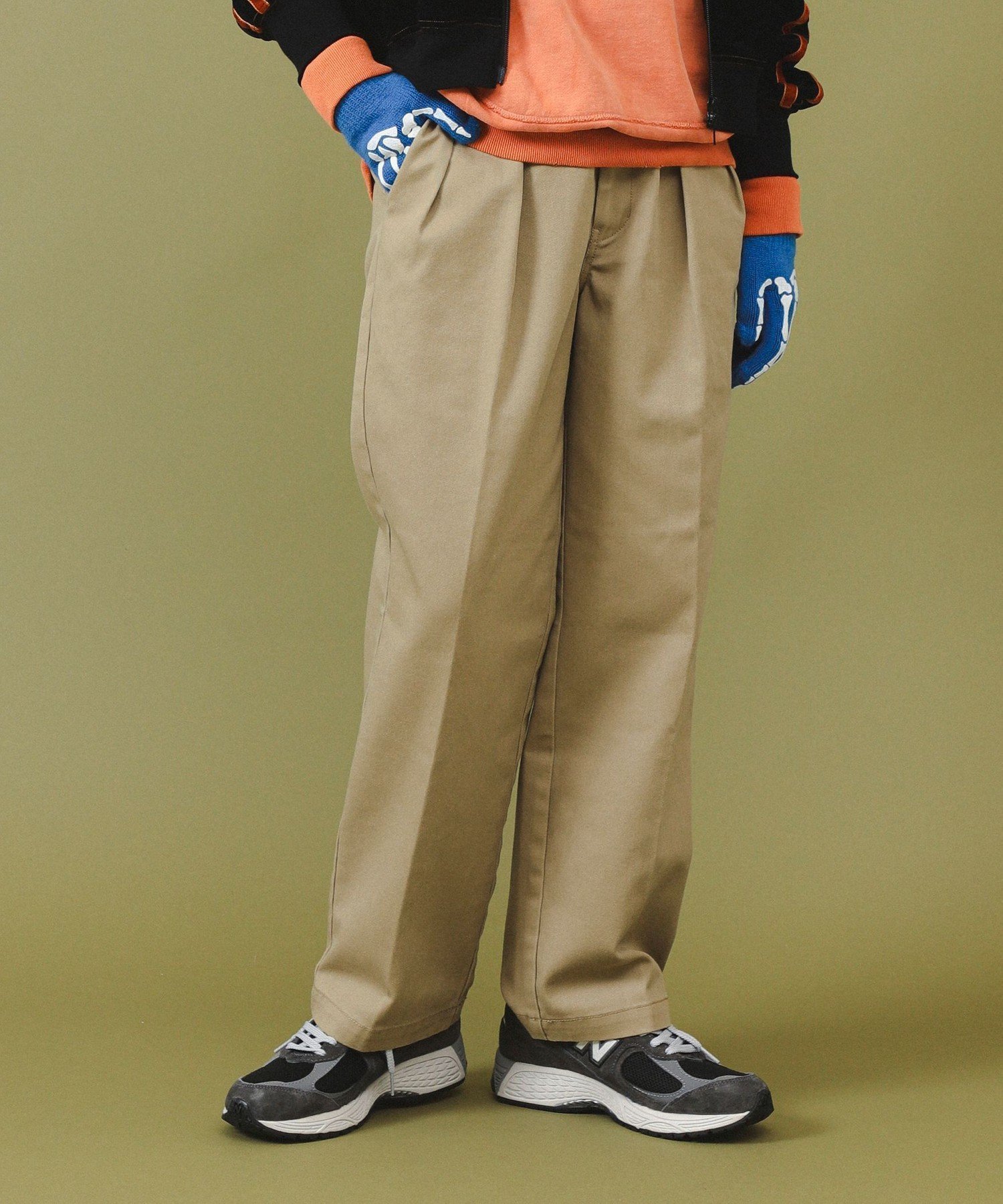 【ビームス ウイメン/BEAMS】の【別注】Dickies / 2プリーツ パンツ 人気、トレンドファッション・服の通販 founy(ファニー) ファッション Fashion レディースファッション Fashion for Women パンツ Pants & Trousers ウェーブ Wavy Pattern ヴィンテージ Vintage Style クラシック Classic, Timeless Style シューズ Shoes, Footwear ストレート Straight, Straight Cut スニーカー Sneakers, Trainers ツイル Twist, Twisted Detail バランス Balance, Style Balance フィット Fit, Slim Fit プリーツ Pleats, Pleated 別注 Limited Edition, Custom Order モダン Modern, Contemporary ユーズド Used, Vintage-Look ワイド Wide, Wide Fit ワーク Workwear, Utility Style おすすめ Recommended / Our Picks other-1|ID: prp329100004762220 ipo3291000000034465591