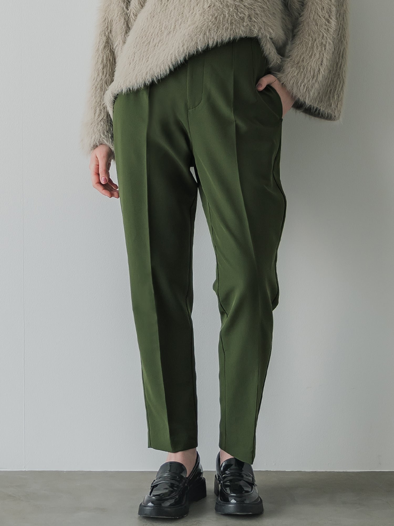 【コカ/COCA】の裏起毛テーパードパンツ インテリア・キッズ・メンズ・レディースファッション・服の通販 founy(ファニー) ファッション Fashion レディースファッション Fashion for Women パンツ Pants & Trousers アンクル Ankle-Length Design シンプル Simple, Minimal スウェット / スエット Sweatshirt, Sweatwear ストレッチ Stretch, Stretchy Fabric スニーカー Sneakers, Trainers センター Center, Center Line ポケット Pocket, Pocket Detail 無地 Plain, Solid Color ロング Long, Long-Length 2024年 2024 ビジネス 仕事 通勤 Business / Work / Commuting 2024-2025秋冬・A/W Autumn/Winter 2024–25 AW24–25 2025年 2025 2025-2026秋冬・A/W Autumn/Winter 2025–26 AW25–26 Khaki|ID: prp329100004762228 ipo3291000000034465698