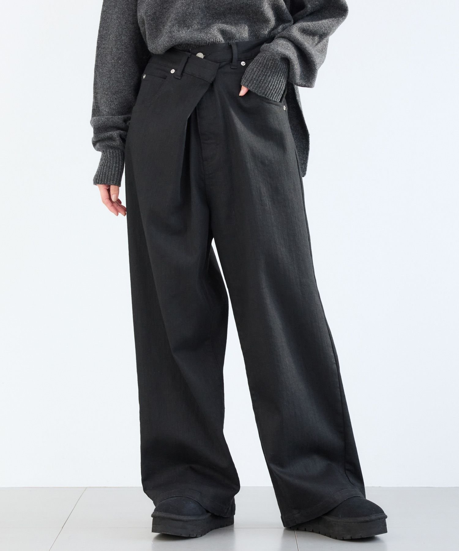 【バンヤードストーム/BARNYARDSTORM】の【『VERY』YouTube紹介アイテム】2WAYカシュクールデニム【JAPAN FABRIC】 インテリア・キッズ・メンズ・レディースファッション・服の通販 founy(ファニー) ファッション Fashion レディースファッション Fashion for Women インディゴ Indigo Denim ヴィンテージ Vintage Style 秋 Autumn カットソー Cut and Sewn Top サスペンダー Suspenders, Braces サンダル Sandals, Summer Shoes シューズ Shoes, Footwear シンプル Simple, Minimal ストレッチ Stretch, Stretchy Fabric スニーカー Sneakers, Trainers デニム Denim, Jeans Material トレンド Trend, Trending Now 定番 Standard, Basic Item フォルム Silhouette, Form モダン Modern, Contemporary ラップ Wrap, Wrap Design 冬 Winter / This Winter おすすめ Recommended / Our Picks ブラック|ID: prp329100004762232 ipo3291000000034465722