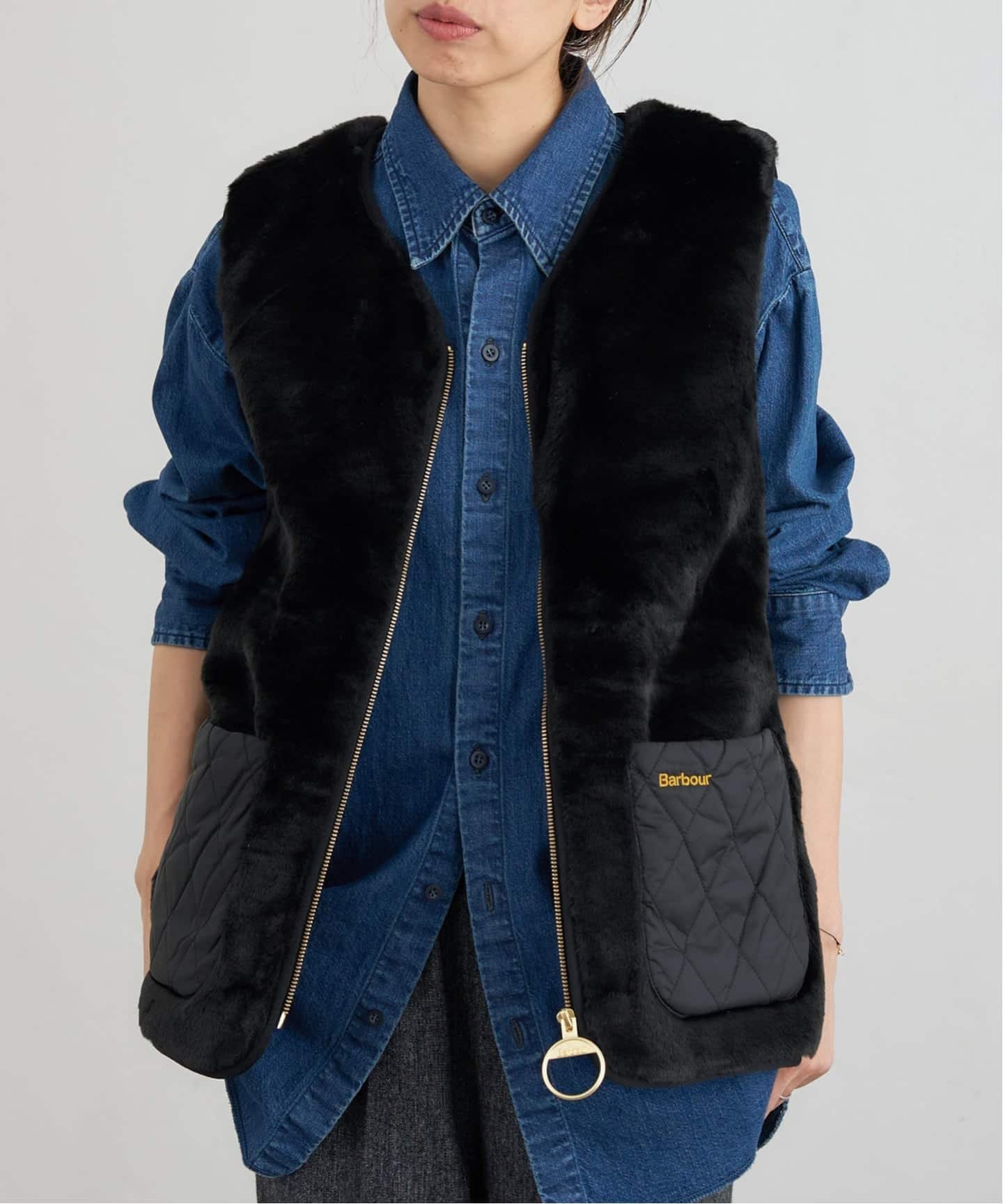 【イエナ/IENA】のBarbour/バブアー KARIN FAUX FUR GILET ベスト LGI0201 インテリア・キッズ・メンズ・レディースファッション・服の通販 founy(ファニー) ファッション Fashion レディースファッション Fashion for Women アウター Coat / Outerwear Collection トップス・カットソー Cut & Sew Tops ベスト&ジレ / 重ね着スタイル Vests & Gilets おすすめ Recommended / Our Picks ベスト Vest, Waistcoat ブラック|ID: prp329100004762254 ipo3291000000034465983