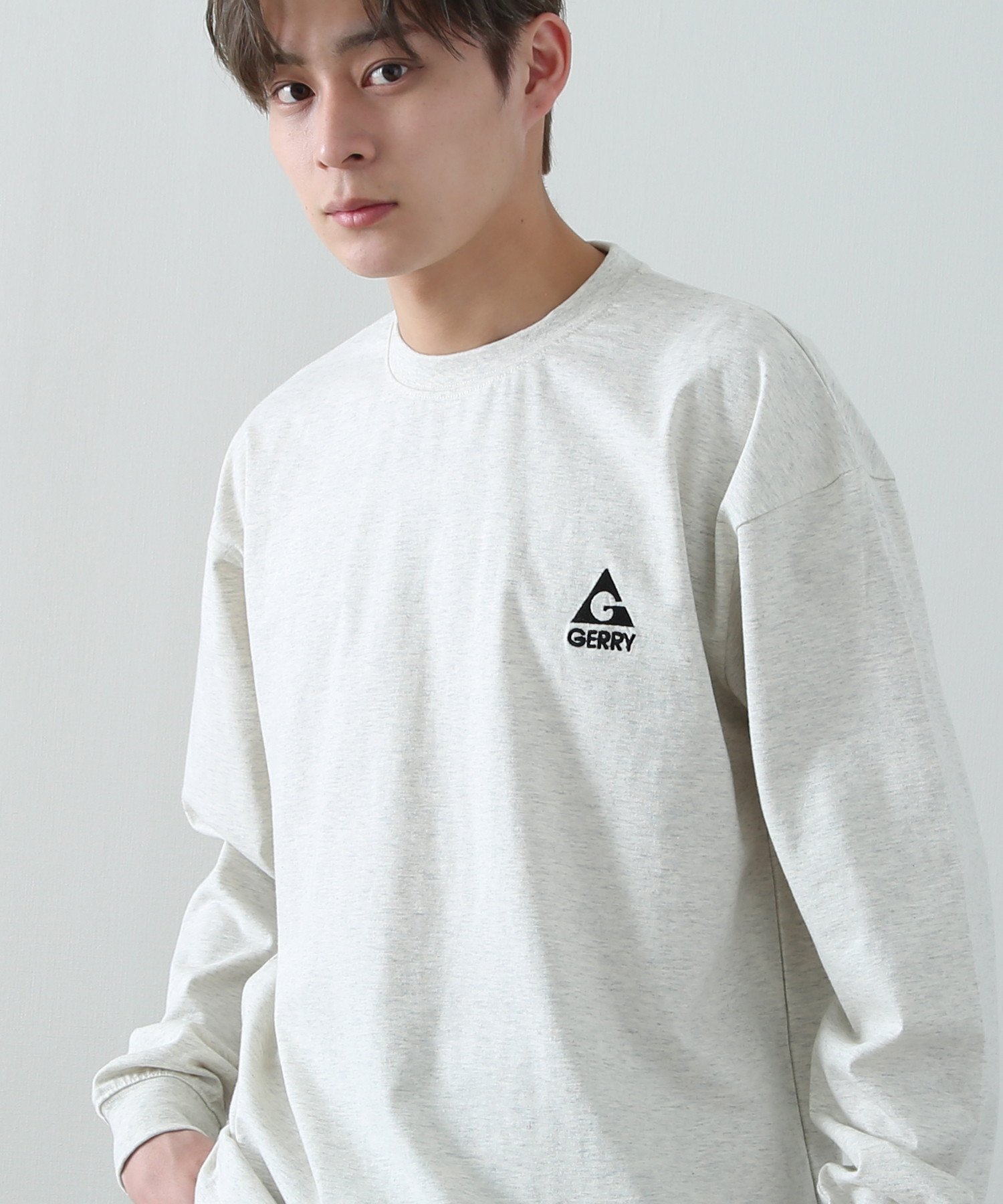 【インプローブス/improves】のGERRY ジェリー 別注 ワンポイント ロゴ 刺しゅう プリント ロンT インテリア・キッズ・メンズ・レディースファッション・服の通販 founy(ファニー) ファッション Fashion レディースファッション Fashion for Women トップス・カットソー Cut & Sew Tops ロングTシャツ・Tシャツ Longline T-Shirts & Tees アウトドア Outdoor Clothing アメリカン American Style カーゴパンツ Cargo Pants, Utility Pants ショーツ Shorts, Short Pants シンプル Simple, Minimal デニム Denim, Jeans Material トレンド Trend, Trending Now 定番 Standard, Basic Item 長袖 Long Sleeve, Full Sleeve プリント Print, Printed Pattern 別注 Limited Edition, Custom Order ワイド Wide, Wide Fit ワンポイント One Point, Statement Accent おすすめ Recommended / Our Picks オートミール|ID: prp329100004762411 ipo3291000000034797481
