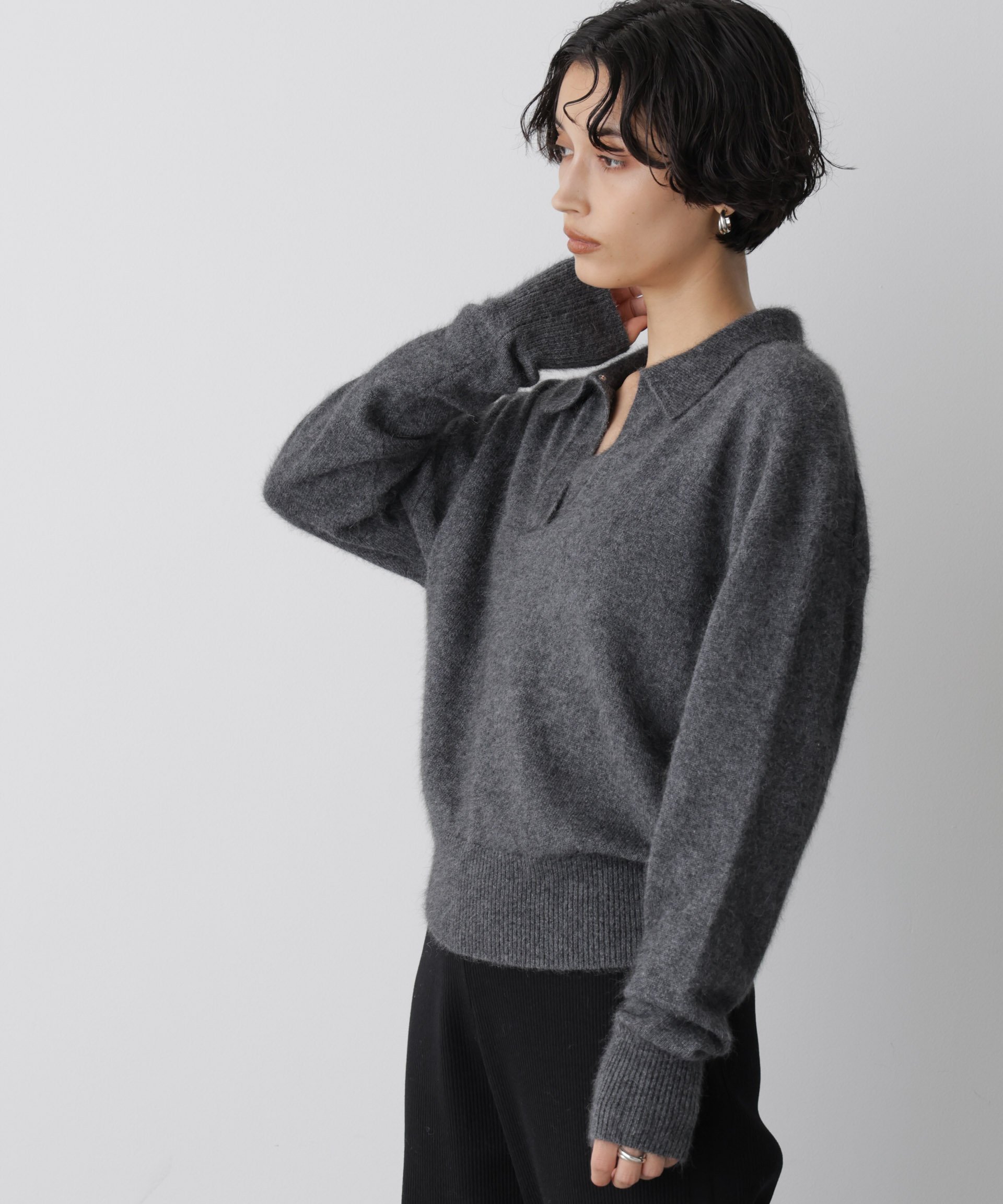 【ナノ ユニバース/nano universe】の「STEVELOUR」スキッパーポロ衿ソフトタッチニット インテリア・キッズ・メンズ・レディースファッション・服の通販 founy(ファニー) ファッション Fashion レディースファッション Fashion for Women トップス・カットソー Cut & Sew Tops ニット Knit Tops & Sweaters ベロアトップス Velour Tops / Velvet-Look Items インナー Innerwear ウォッシャブル Machine Washable コンパクト Compact, Small Size 今季 This Season, Current Season ジャケット Jacket, Outerwear スキッパー Skipper, Open Collar デニム Denim, Jeans Material なめらか Smooth, Silky Texture バランス Balance, Style Balance フィット Fit, Slim Fit ベロア Velour, Soft Velvet モダン Modern, Contemporary A/W・秋冬 Autumn/Winter エレガント 上品 Elegant 2025年 2025 2025-2026秋冬・A/W Autumn/Winter 2025–26 AW25–26 グレー|ID: prp329100004762490 ipo3291000000034469097