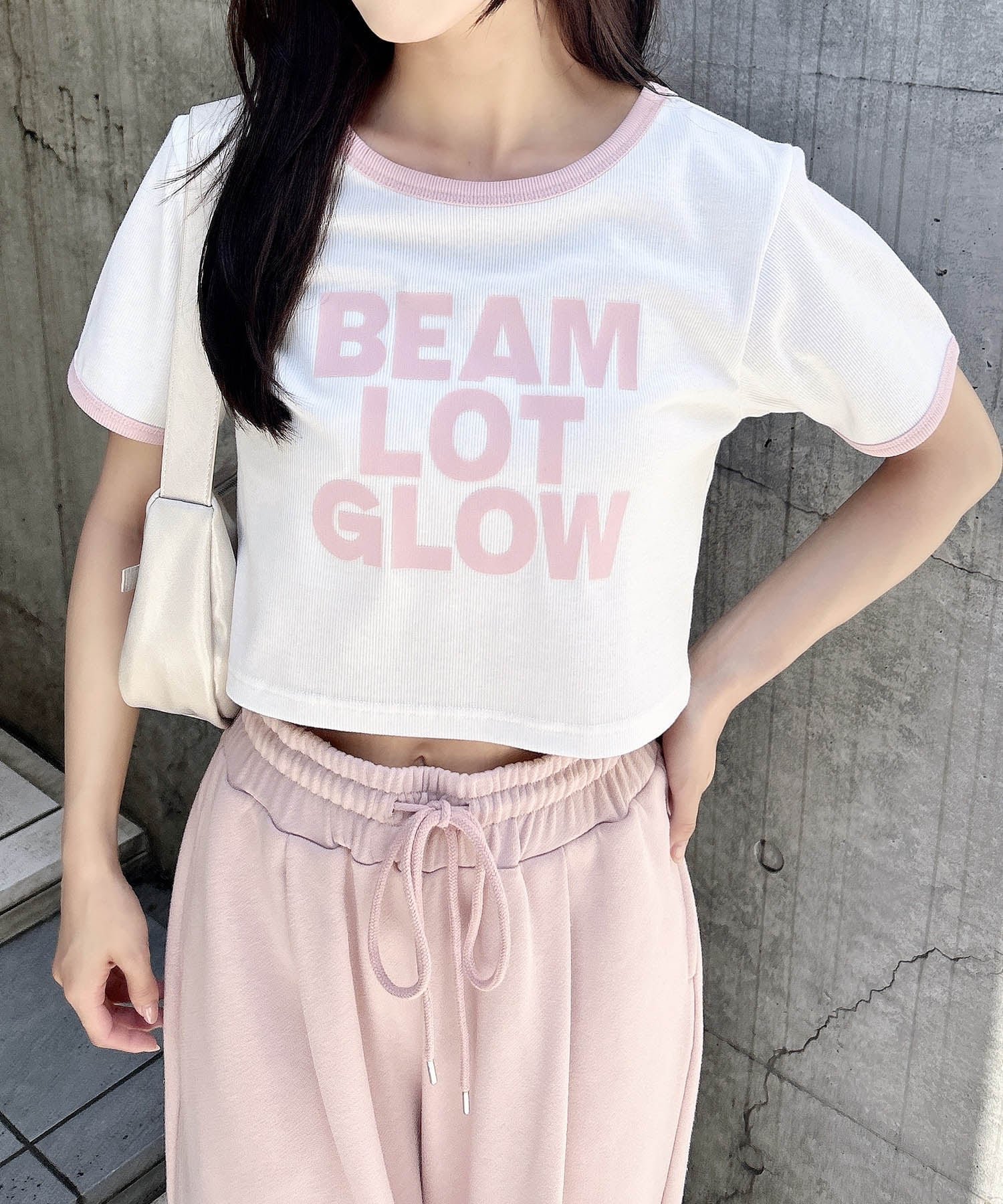 【イング/INGNI】のフロッキーロゴリンガーリブTシャツ インテリア・キッズ・メンズ・レディースファッション・服の通販 founy(ファニー) ファッション Fashion レディースファッション Fashion for Women トップス・カットソー Cut & Sew Tops シャツ・ブラウス・オフィスカジュアル Elegant Blouses & Button-Ups ロングTシャツ・Tシャツ Longline T-Shirts & Tees ショート Short, Short Length スポーティ Sporty, Casual Athletic スマホ Smartphone, Mobile Device トレンド Trend, Trending Now バランス Balance, Style Balance フロント Front, Front Design オフホワイト/ピンク|ID: prp329100004762505 ipo3291000000034469206