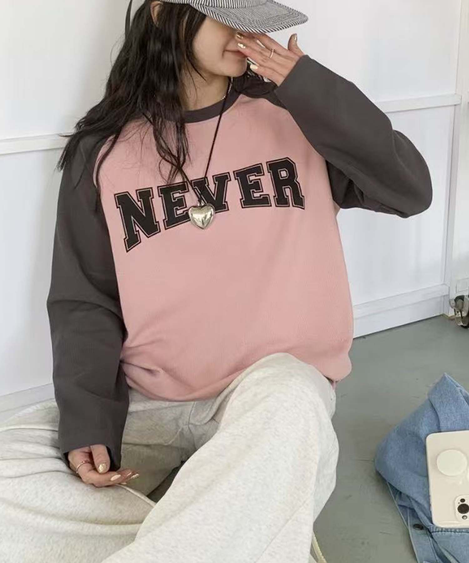 【アイモハ/aimoha】のaimoha -select-/ロゴプリントラグランスリーブ長袖Tシャツ インテリア・キッズ・メンズ・レディースファッション・服の通販 founy(ファニー) ファッション Fashion レディースファッション Fashion for Women トップス・カットソー Cut & Sew Tops シャツ・ブラウス・オフィスカジュアル Elegant Blouses & Button-Ups ロングTシャツ・Tシャツ Longline T-Shirts & Tees カーディガン Cardigan, Knitwear シンプル Simple, Minimal ジャケット Jacket, Outerwear スニーカー Sneakers, Trainers スリッポン Slip-On, Loafer スリーブ Sleeve, Long Sleeve / Short Sleeve デニム Denim, Jeans Material フロント Front, Front Design プリント Print, Printed Pattern リラックス Relax, Relaxed Fit 長袖 Long Sleeve, Full Sleeve ピンク|ID: prp329100004762508 ipo3291000000034469238