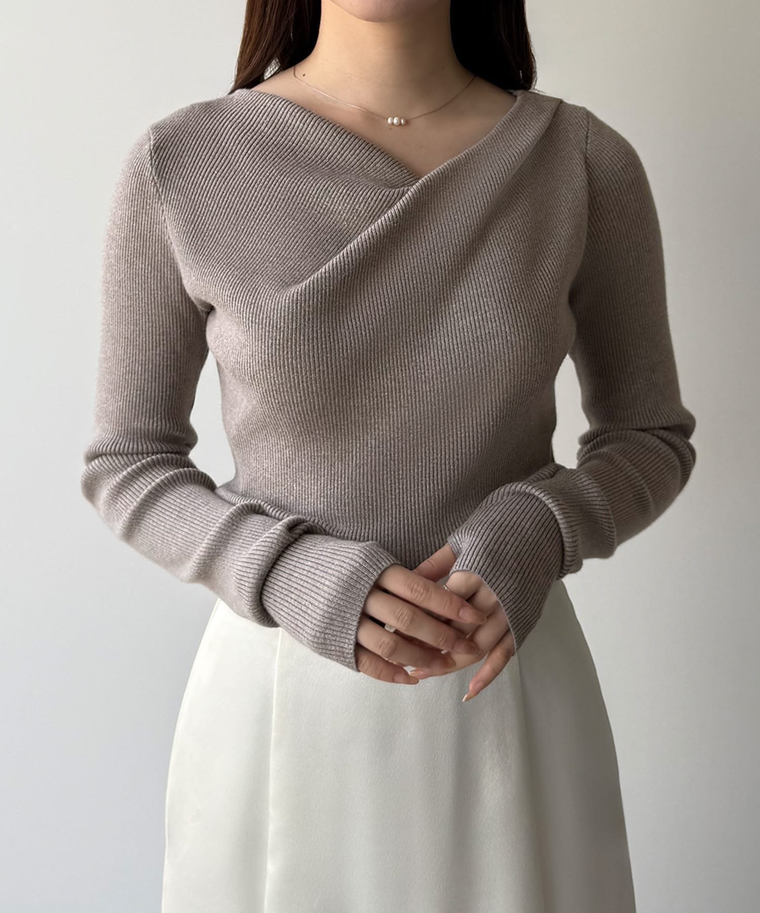 【ジュノア/JUNOAH】のmipiarl フィンガーホールドレープニットトップス インテリア・キッズ・メンズ・レディースファッション・服の通販 founy(ファニー) 　ファッション　Fashion　レディースファッション　Fashion for Women　トップス・カットソー　Cut & Sew Tops　ニット　Knit Tops & Sweaters　グレー|ID: prp329100004762566 ipo3291000000034470015