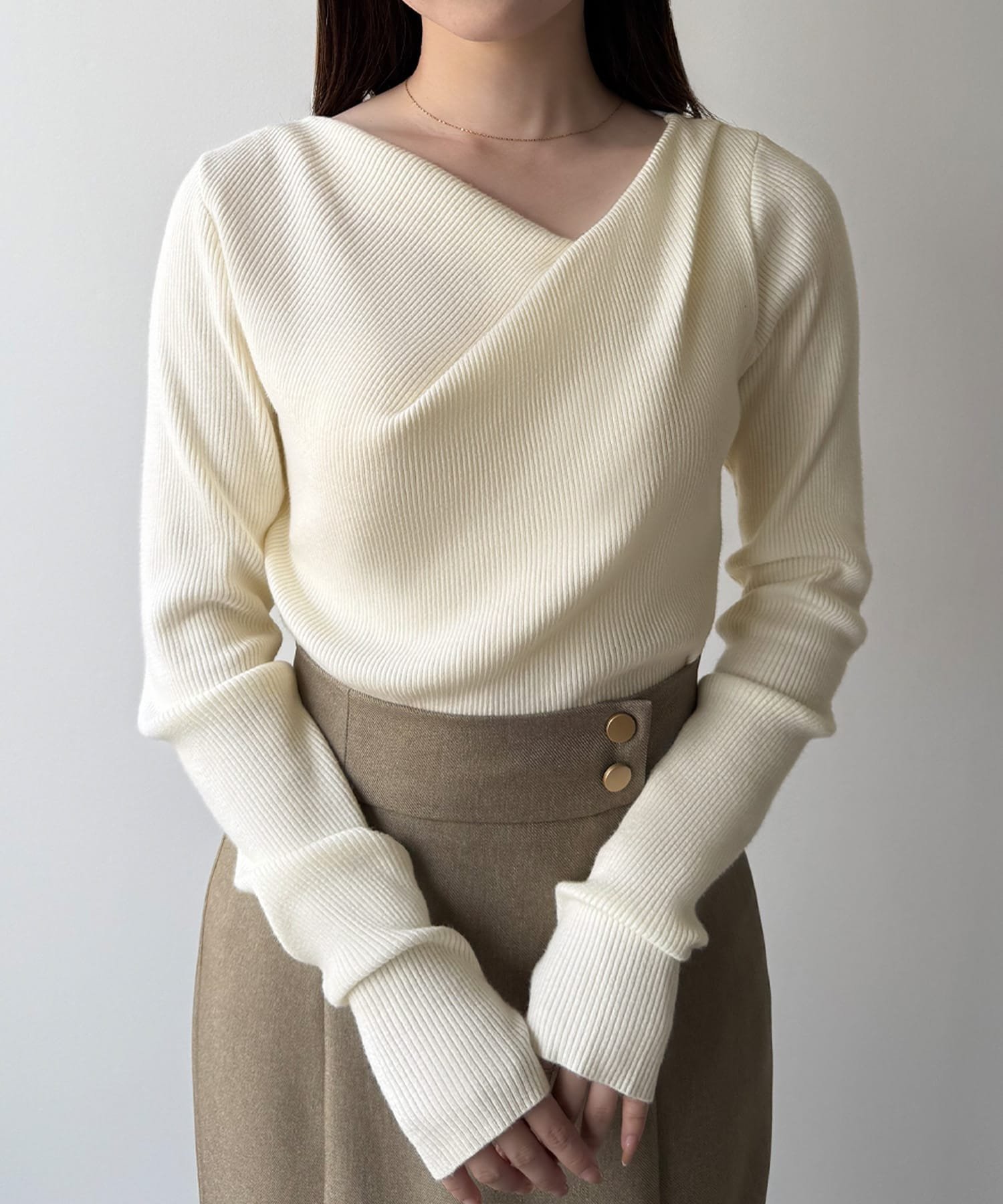 【ジュノア/JUNOAH】のmipiarl フィンガーホールドレープニットトップス インテリア・キッズ・メンズ・レディースファッション・服の通販 founy(ファニー) 　ファッション　Fashion　レディースファッション　Fashion for Women　トップス・カットソー　Cut & Sew Tops　ニット　Knit Tops & Sweaters　アイボリー|ID: prp329100004762566 ipo3291000000034470017