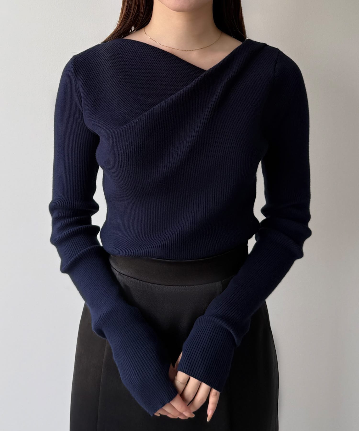 【ジュノア/JUNOAH】のmipiarl フィンガーホールドレープニットトップス インテリア・キッズ・メンズ・レディースファッション・服の通販 founy(ファニー) 　ファッション　Fashion　レディースファッション　Fashion for Women　トップス・カットソー　Cut & Sew Tops　ニット　Knit Tops & Sweaters　ネイビー|ID: prp329100004762566 ipo3291000000034470021