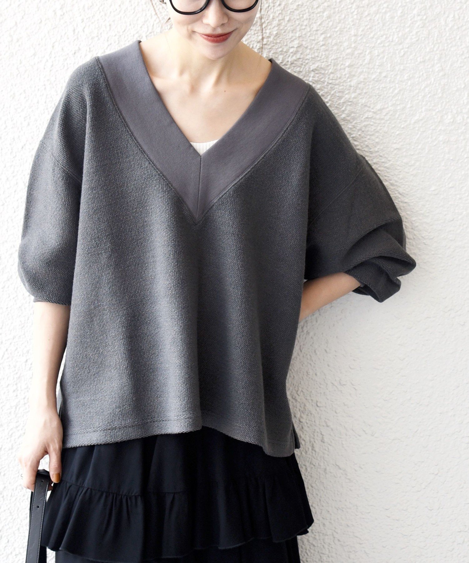 【シップス フォー ウィメン/SHIPS】のSHIPS any 手洗い可能 サカリバ 深Vネック ルーズ プルオーバー インテリア・キッズ・メンズ・レディースファッション・服の通販 founy(ファニー) ファッション Fashion レディースファッション Fashion for Women トップス・カットソー Cut & Sew Tops カジュアルプルオーバー・ニットトップス Pullovers & Knit Tops / Casual Pullovers Vネックトップス V-Neck Tops / V-Cut Neckline Shirts アクセサリー Fashion Accessories インナー Innerwear 洗える Machine Washable スラックス Slacks, Dress Pants スリット Slit, Slit Detail ダブル Double, Double-Breasted デコルテ Décolleté, Neckline デニム Denim, Jeans Material なめらか Smooth, Silky Texture バランス Balance, Style Balance フェイス Face, Facial Design フレア Flare, Flared ボトム Bottoms, Lower Wear ルーズ Loose, Oversized ワイド Wide, Wide Fit 2025年 2025 2025-2026秋冬・A/W Autumn/Winter 2025–26 AW25–26 チャコールグレー|ID: prp329100004762693 ipo3291000000034727213