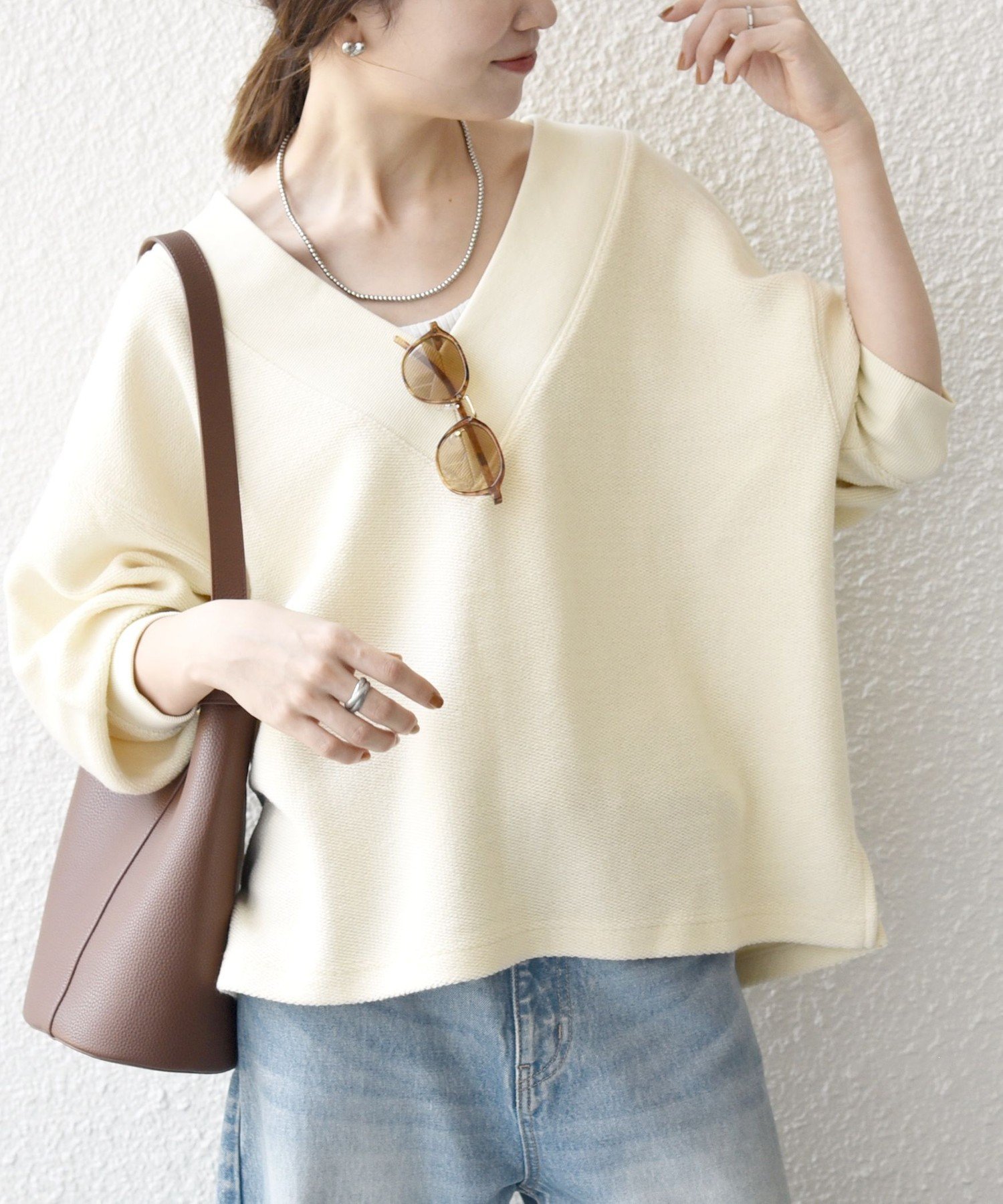 【シップス フォー ウィメン/SHIPS】のSHIPS any 手洗い可能 サカリバ 深Vネック ルーズ プルオーバー インテリア・キッズ・メンズ・レディースファッション・服の通販 founy(ファニー) ファッション Fashion レディースファッション Fashion for Women トップス・カットソー Cut & Sew Tops カジュアルプルオーバー・ニットトップス Pullovers & Knit Tops / Casual Pullovers Vネックトップス V-Neck Tops / V-Cut Neckline Shirts アクセサリー Fashion Accessories インナー Innerwear 洗える Machine Washable スラックス Slacks, Dress Pants スリット Slit, Slit Detail ダブル Double, Double-Breasted デコルテ Décolleté, Neckline デニム Denim, Jeans Material なめらか Smooth, Silky Texture バランス Balance, Style Balance フェイス Face, Facial Design フレア Flare, Flared ボトム Bottoms, Lower Wear ルーズ Loose, Oversized ワイド Wide, Wide Fit 2025年 2025 2025-2026秋冬・A/W Autumn/Winter 2025–26 AW25–26 オフホワイト|ID: prp329100004762693 ipo3291000000034727215