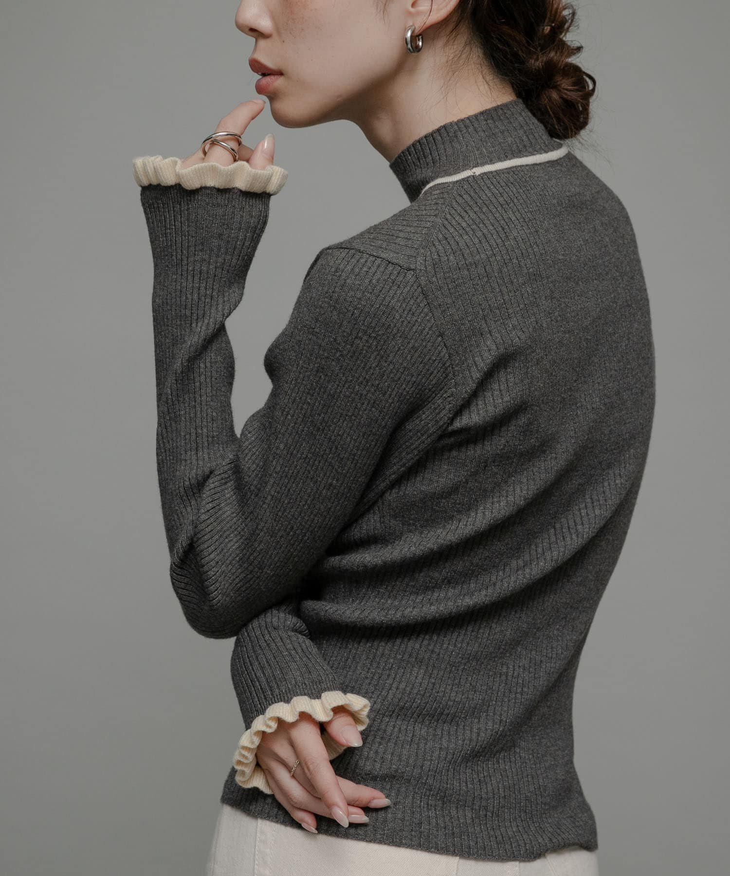 【サニーレーベル/Sonny Label / URBAN RESEARCH】の袖口フリルハイネックプルオーバー インテリア・キッズ・メンズ・レディースファッション・服の通販 founy(ファニー) 　ファッション　Fashion　レディースファッション　Fashion for Women　トップス・カットソー　Cut & Sew Tops　カジュアルプルオーバー・ニットトップス　Pullovers & Knit Tops / Casual Pullovers　2025年　2025　2025-2026秋冬・A/W　Autumn/Winter 2025–26 AW25–26　冬　Winter / This Winter　サロペット　Overalls, Salopette　デニム　Denim, Jeans Material　トレンド　Trend, Trending Now　ハイネック　High Neck, Mock Neck　フリル　Frill, Ruffle　リブニット　Rib Knit, Ribbed Knit　洗える　Machine Washable　A/W・秋冬　Autumn/Winter　GRYxOFF|ID: prp329100004762715 ipo3291000000034471346