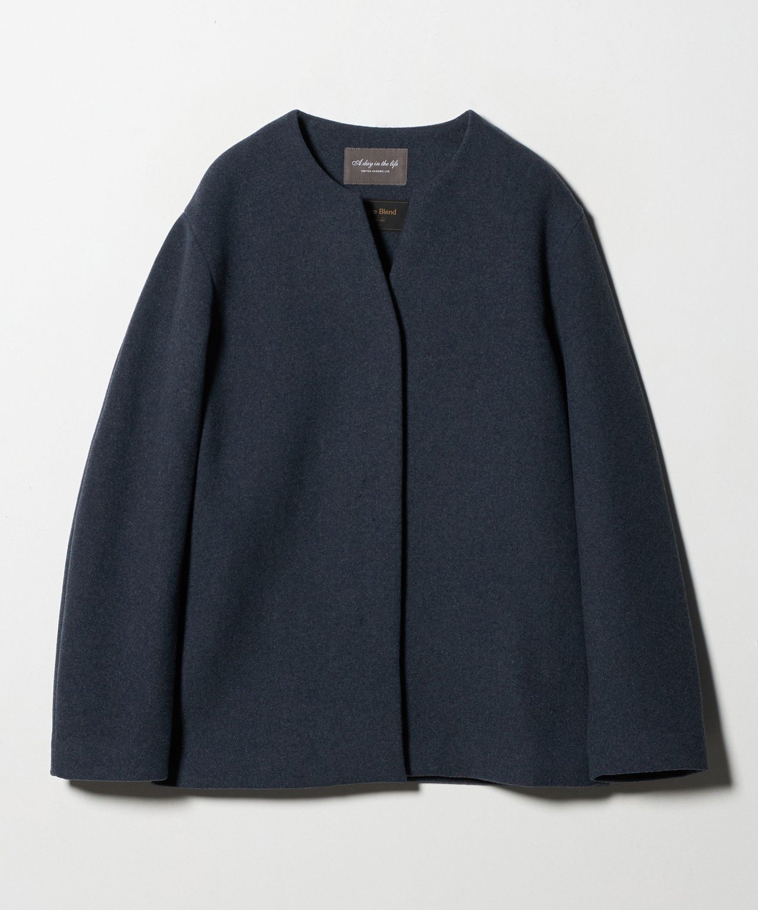 【ユナイテッドアローズ/UNITED ARROWS】のキーネック ショートコート A DAY IN THE LIFE インテリア・キッズ・メンズ・レディースファッション・服の通販 founy(ファニー) 　ファッション　Fashion　レディースファッション　Fashion for Women　アウター　Coat / Outerwear Collection　コート・ロングコート・ピーコート　Long Coats, Peacoats & More　ショート　Short, Short Length　シンプル　Simple, Minimal　ストール　Stole, Wrap　スリーブ　Sleeve, Long Sleeve / Short Sleeve　タイトスカート　Pencil Skirt, Tight Skirt　トレンド　Trend, Trending Now　なめらか　Smooth, Silky Texture　バランス　Balance, Style Balance　フェイス　Face, Facial Design　フロント　Front, Front Design　マフラー　Scarf, Muffler　メルトン　Melton, Heavy Wool　アウトレット　Outlet / Clearance　おすすめ　Recommended / Our Picks　エレガント 上品　Elegant　ビジネス 仕事 通勤　Business / Work / Commuting　ROYAL|ID: prp329100004763165 ipo3291000000034998484