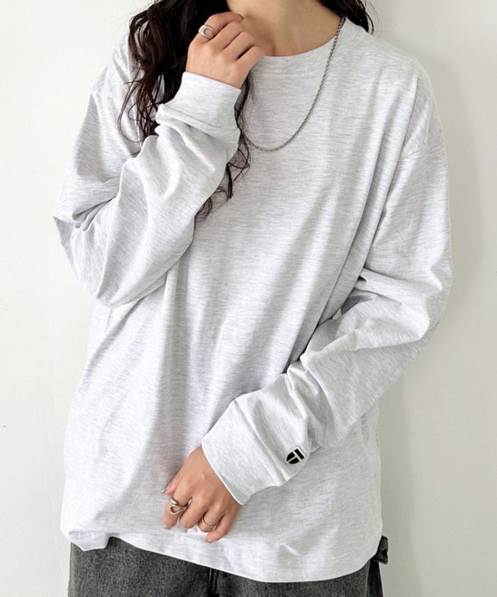 【アウトフィッター ラボ/Outfitter lab】のNEWTRAL(ニュートラル)/210 5.6oz Standard Emblem LS T インテリア・キッズ・メンズ・レディースファッション・服の通販 founy(ファニー) https://founy.com/ ファッション Fashion レディースファッション Fashion for Women インナー Innerwear カットソー Cut and Sewn Top シンプル Simple, Minimal スウェット / スエット Sweatshirt, Sweatwear スタンダード Standard, Basic 定番 Standard, Basic Item なめらか Smooth, Silky Texture パフォーマンス Performance, Active Function ベーシック Basic, Essential メンズ Men's, Menswear 無地 Plain, Solid Color 冬 Winter / This Winter おすすめ Recommended / Our Picks エレガント 上品 Elegant |ID: prp329100004763211 ipo3291000000034561755