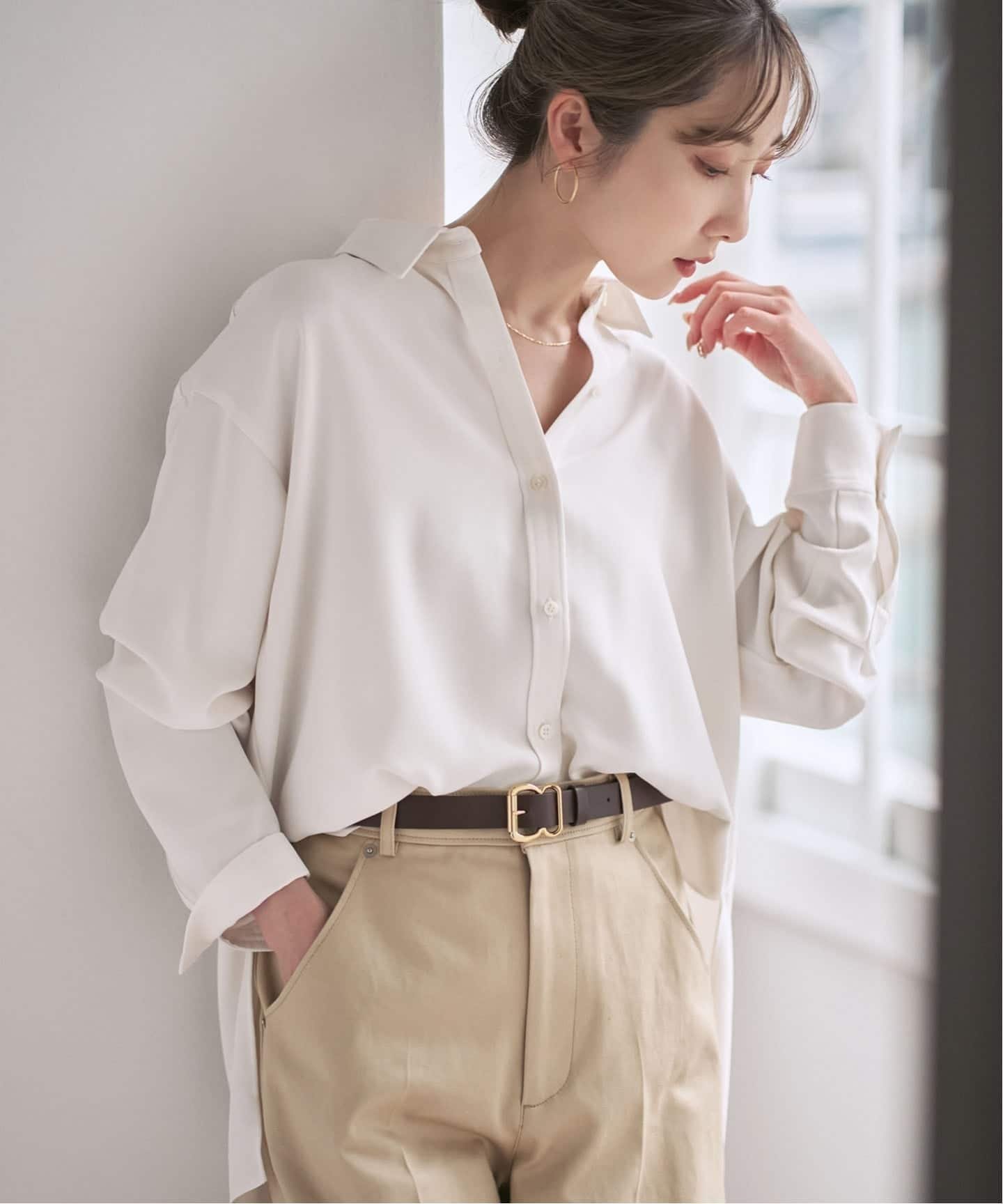 【ノーブル / スピック&スパン/NOBLE / Spick & Span】の《追加》シーズンカラープレーンシャツ14 インテリア・キッズ・メンズ・レディースファッション・服の通販 founy(ファニー) 　ファッション　Fashion　レディースファッション　Fashion for Women　トップス・カットソー　Cut & Sew Tops　シャツ・ブラウス・オフィスカジュアル　Elegant Blouses & Button-Ups　とろみ　Fluid, Flowy Fabric　シンプル　Simple, Minimal　スリット　Slit, Slit Detail　バランス　Balance, Style Balance　ロング　Long, Long-Length　エレガント 上品　Elegant　再入荷　Restock / Back in Stock　定番　Standard, Basic Item　ホワイト|ID: prp329100004763227 ipo3291000000034937652