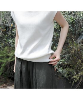 【アーバンリサーチ ドアーズ/URBAN RESEARCH DOORS】のFORK SPOON 変形ワッフルノースリーブプルオーバー 人気、トレンドファッション・服の通販 founy(ファニー) ファッション Fashion レディースファッション Fashion for Women トップス・カットソー Cut & Sew Tops キャミソール&ノースリーブ Camisoles & Sleeveless Tops カジュアルプルオーバー・ニットトップス Pullovers & Knit Tops / Casual Pullovers インナー Innerwear カットソー Cut and Sewn Top キャミソール Camisole, Spaghetti Strap Top コンパクト Compact, Small Size 今季 This Season, Current Season シンプル Simple, Minimal スリーブ Sleeve, Long Sleeve / Short Sleeve ベーシック Basic, Essential ロング Long, Long-Length ワイド Wide, Wide Fit ワッフル Waffle, Waffle Knit S/S・春夏 SS, Spring/Summer, Warm Season 夏 Summer 2025年 2025 2025春夏・S/S Spring/Summer 2025 SS25 |ID:prp329100004763254