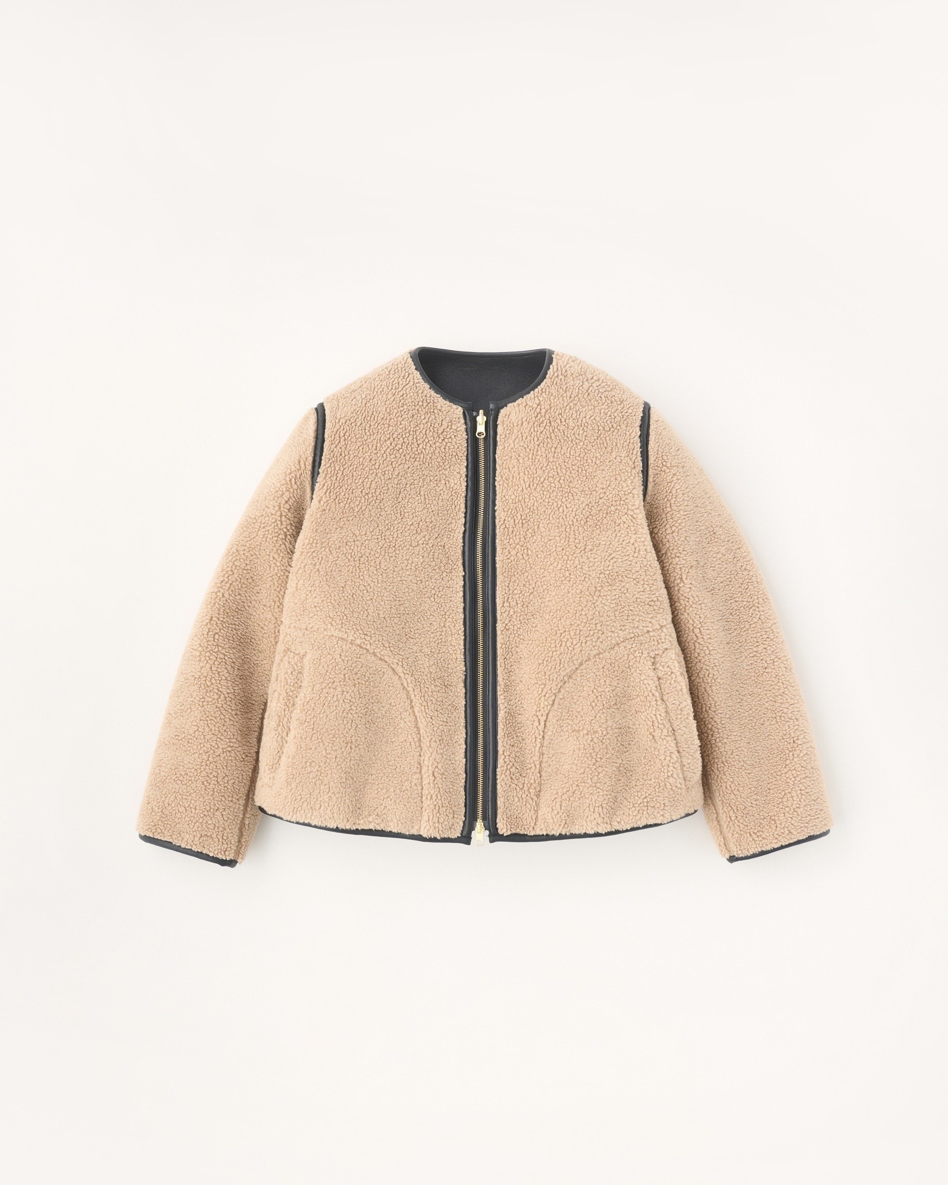 【トラディショナル ウェザーウェア/TWW / Traditional Weatherwear】のRAINHAM インテリア・キッズ・メンズ・レディースファッション・服の通販 founy(ファニー) ファッション Fashion レディースファッション Fashion for Women エレガント 上品 Elegant ショルダー Shoulder, Shoulder Strap デニム Denim, Jeans Material ドロップ Drop Shoulder, Dropped Style ブルゾン Blouson, Bomber Jacket ムートン Shearling, Mouton ライダースジャケット Riders, Biker Jacket リバーシブル Reversible, Two-Sided リュクス Luxury, Elegant, High-End, Chic ベージュ×ブラック|ID: prp329100004763310 ipo3291000000034479165