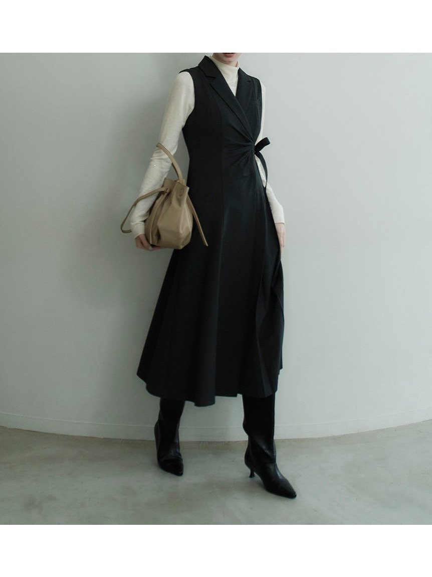 【スナイデル/SNIDEL】のSustainableサイドプリーツテーラードワンピース 人気、トレンドファッション・服の通販 founy(ファニー) 　ファッション　Fashion　レディースファッション　Fashion for Women　ワンピース　Dresses　アシンメトリー　Asymmetrical Style　ウェーブ　Wavy Pattern　エレガント 上品　Elegant　今季　This Season, Current Season　スマート　Smart, Elegant　スーツ　Suit, Formalwear　ダブル　Double, Double-Breasted　ハイネック　High Neck, Mock Neck　フロント　Front, Front Design　プリーツ　Pleats, Pleated　ラップ　Wrap, Wrap Design　リボン　Ribbon, Bow　ロング　Long, Long-Length　おすすめ　Recommended / Our Picks　 other-1|ID: prp329100004763410 ipo3291000000034906322