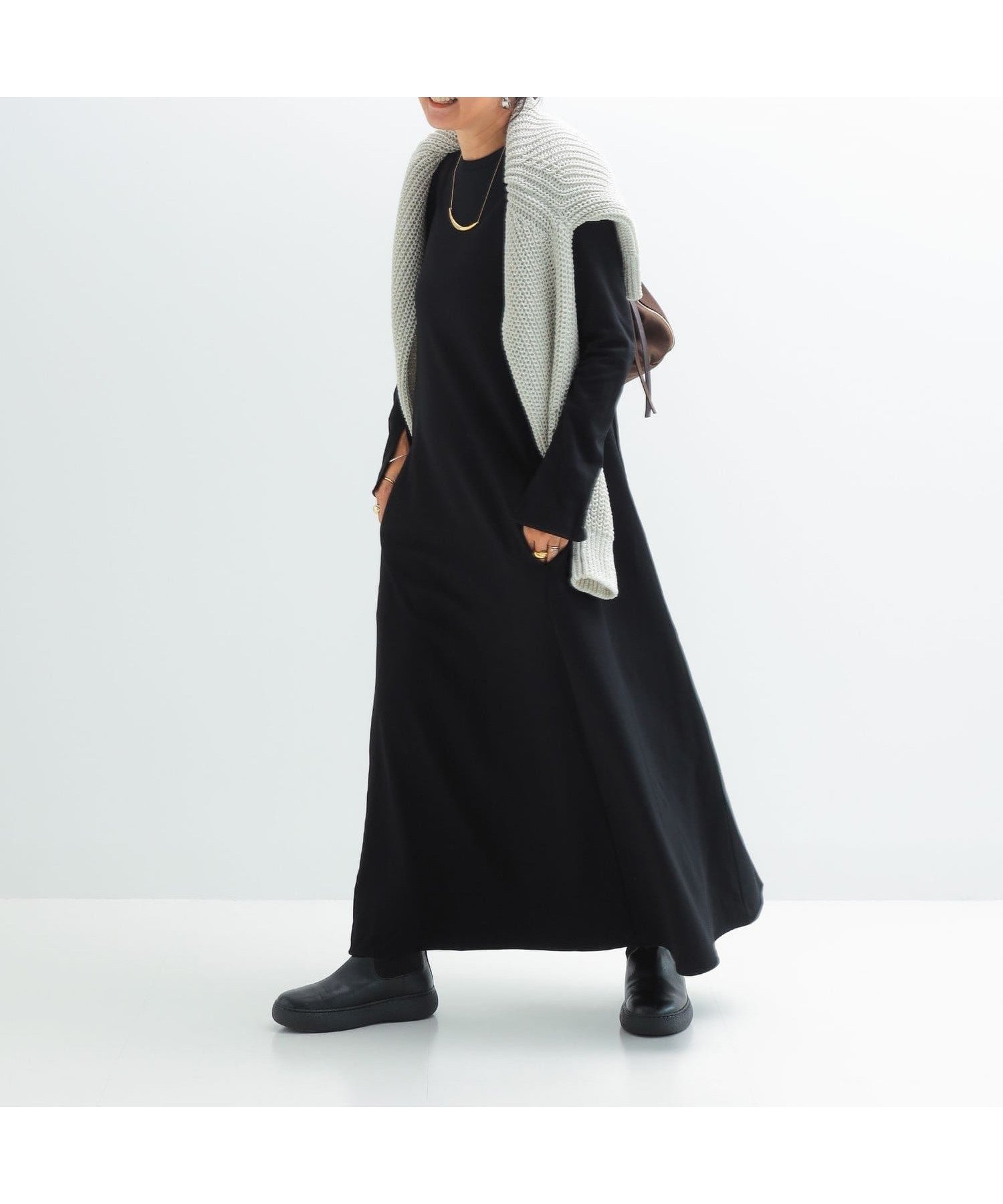 【デミルクス ビームス/Demi-Luxe BEAMS】の【期間限定+20%ポイントバック】LEE * Demi-Luxe BEAMS / スーパーシンプルワンピース .M ジャージーワンピ セレモニー フォーマル 手洗い可能 インテリア・キッズ・メンズ・レディースファッション・服の通販 founy(ファニー) 　ファッション　Fashion　レディースファッション　Fashion for Women　ワンピース　Dresses　エレガント 上品　Elegant　コンパクト　Compact, Small Size　シンプル　Simple, Minimal　ジャケット　Jacket, Outerwear　スリット　Slit, Slit Detail　雑誌　Magazine, Fashion Magazine　ドレープ　Drape, Draping Fabric　フォーマル　Formal, Dressy　フレア　Flare, Flared　モダン　Modern, Contemporary　ロング　Long, Long-Length　A/W・秋冬　Autumn/Winter　おすすめ　Recommended / Our Picks　セレモニー　Ceremony　BLACK|ID: prp329100004763457 ipo3291000000034569184